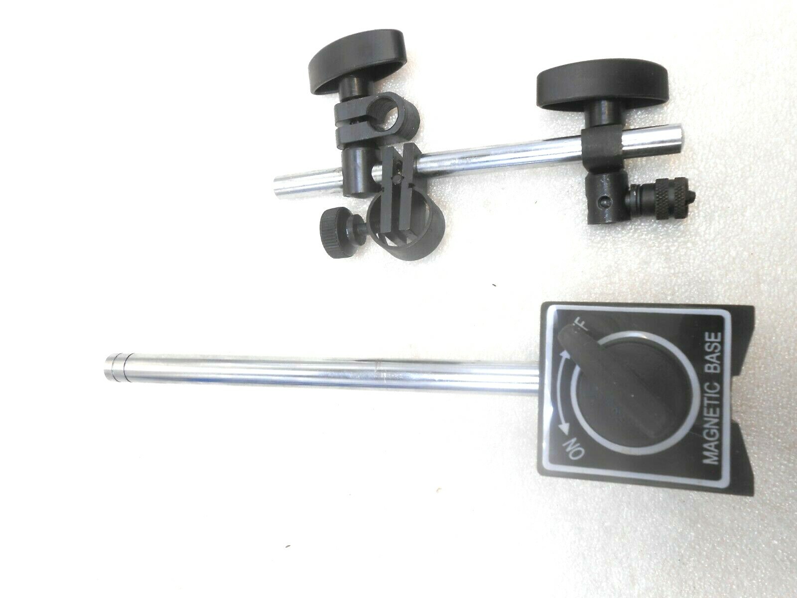 Magnetic base indicator holder