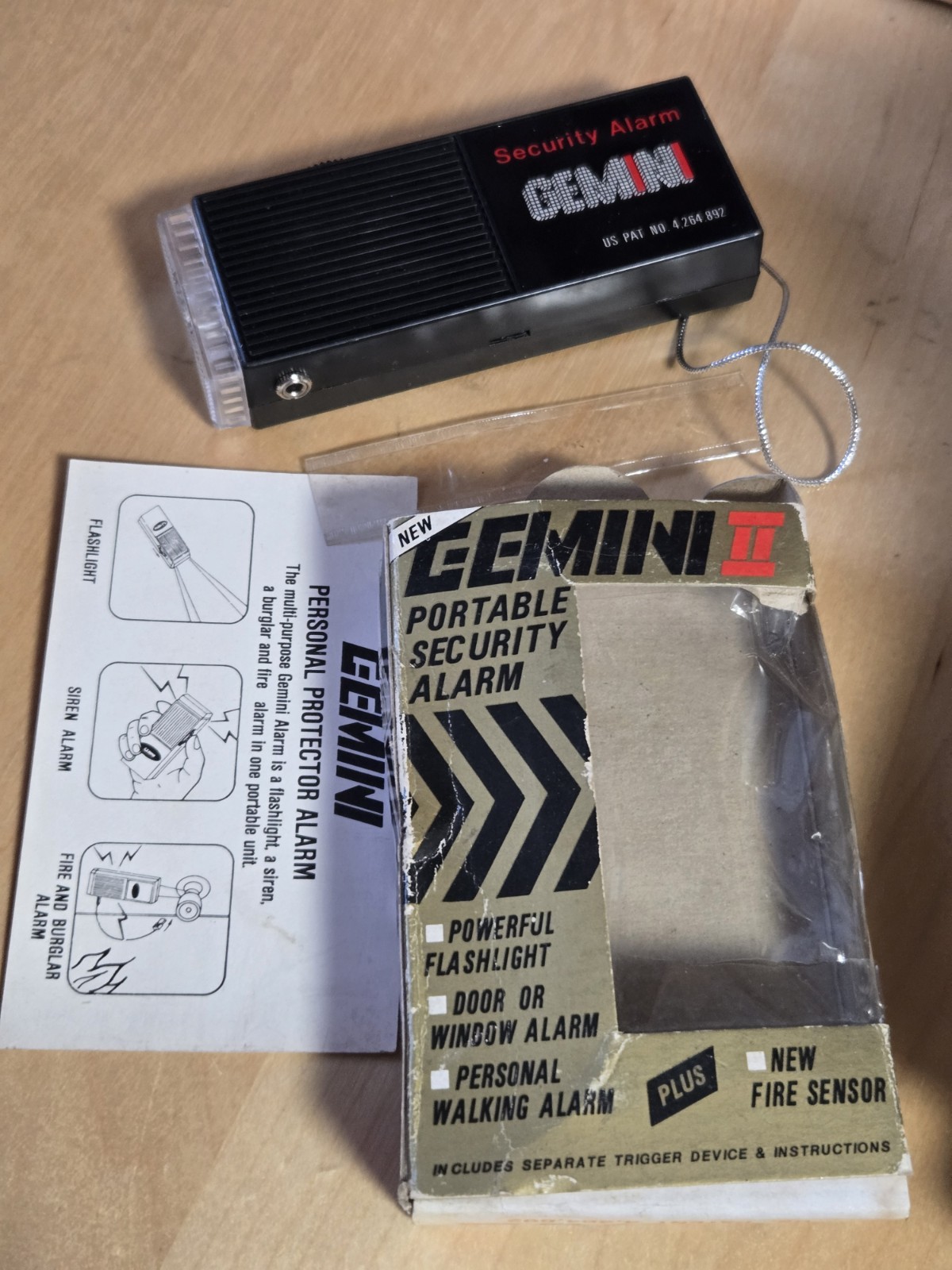 VTG GEMINI II PORTABLE SECURITY ALARM USED CLEAN IN BOX UNTESTED *for PARTS