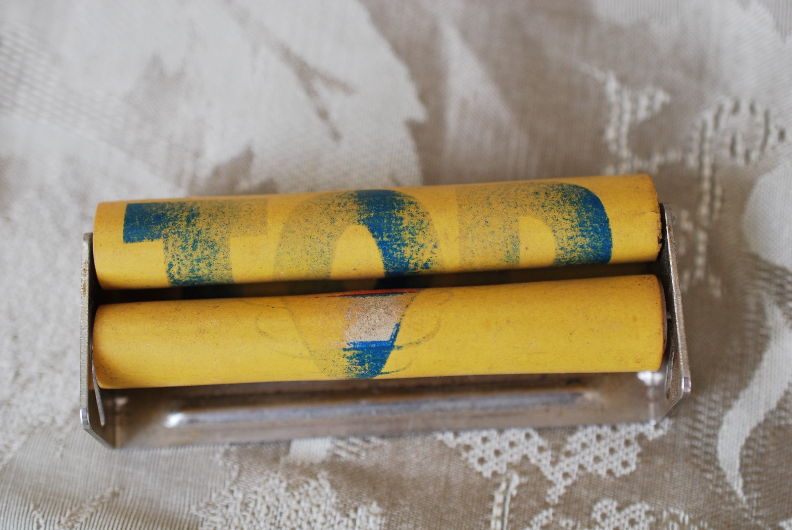 1991 Top Cigarette Roller & Instructions, Flints Papers & Tally-Ho Package Ruler