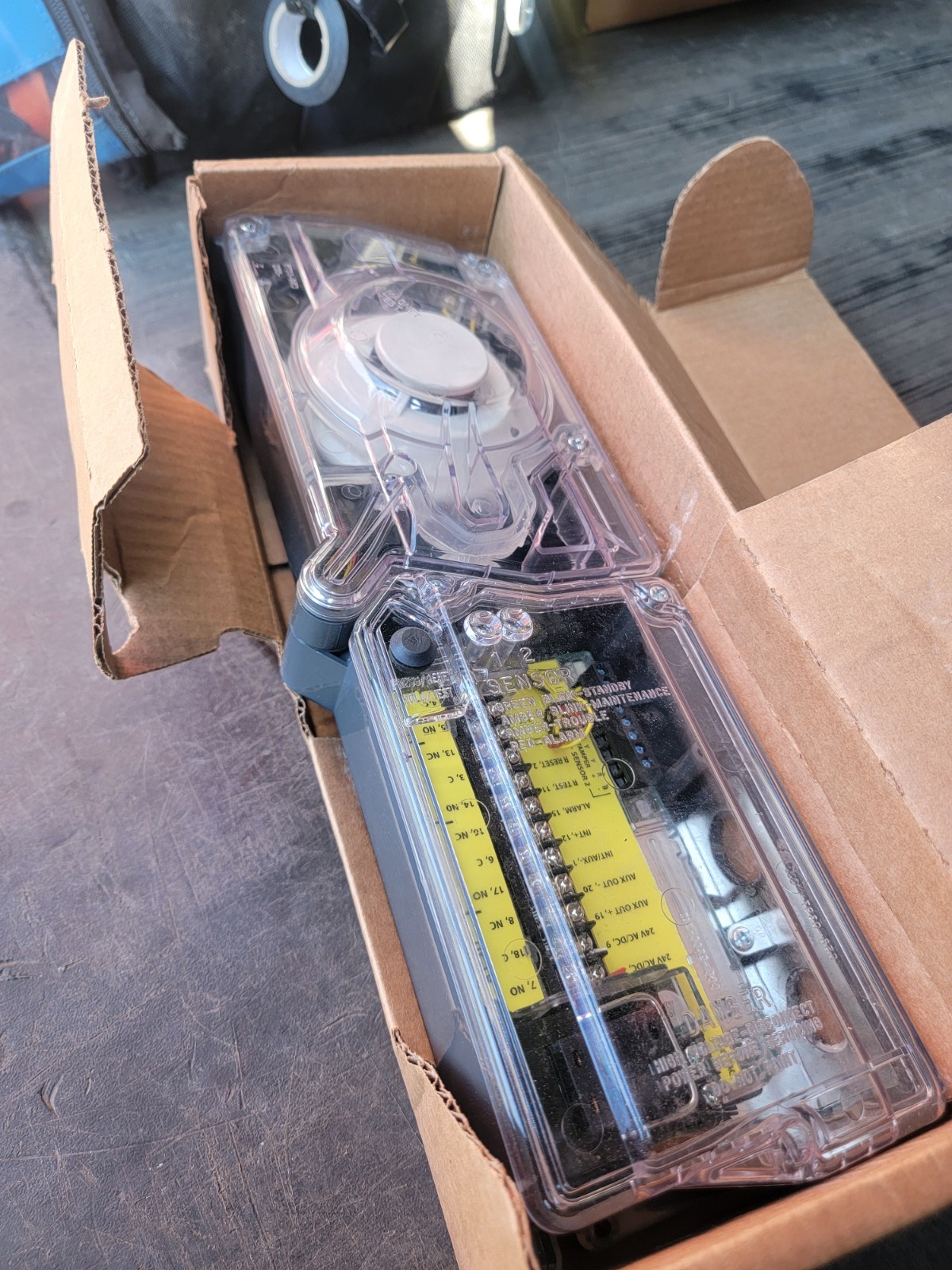 D4120 Two-System Sensor 4-Wire Photoelectric Duct Smoke Detector