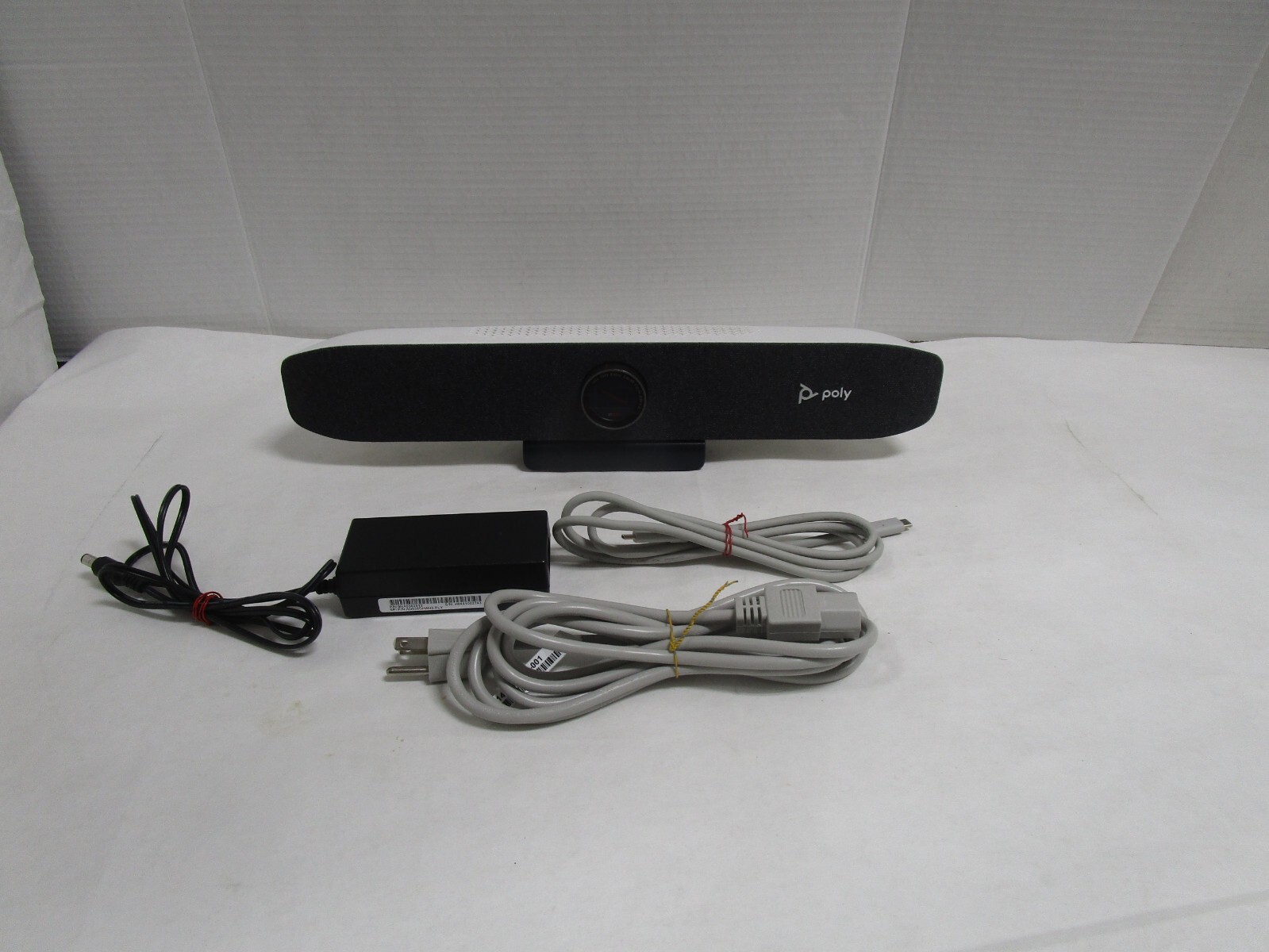POLY STUDIO P15 PERSONAL Video Bar 4K Camera Microphone Speaker Conference