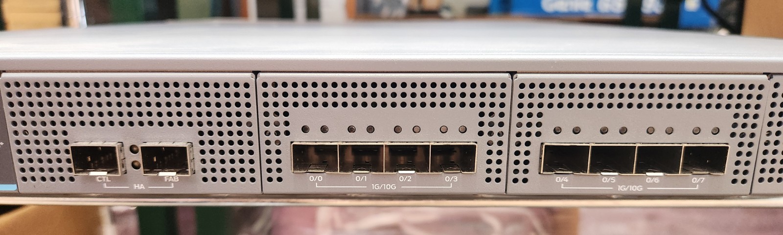 Juniper Networks SRX4100-SYS-JB-AC SRX4100 Services Gateway 8x1GbE/10GbE AC
