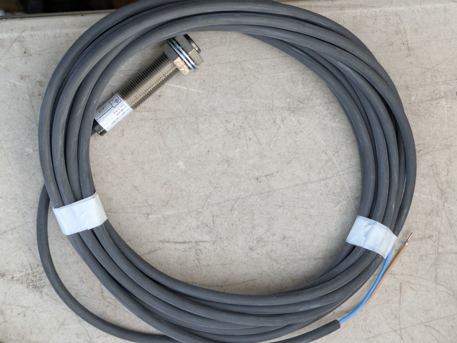 Balluff  BES-516-207-B0-E-PU-05 Proximity Switch  New
