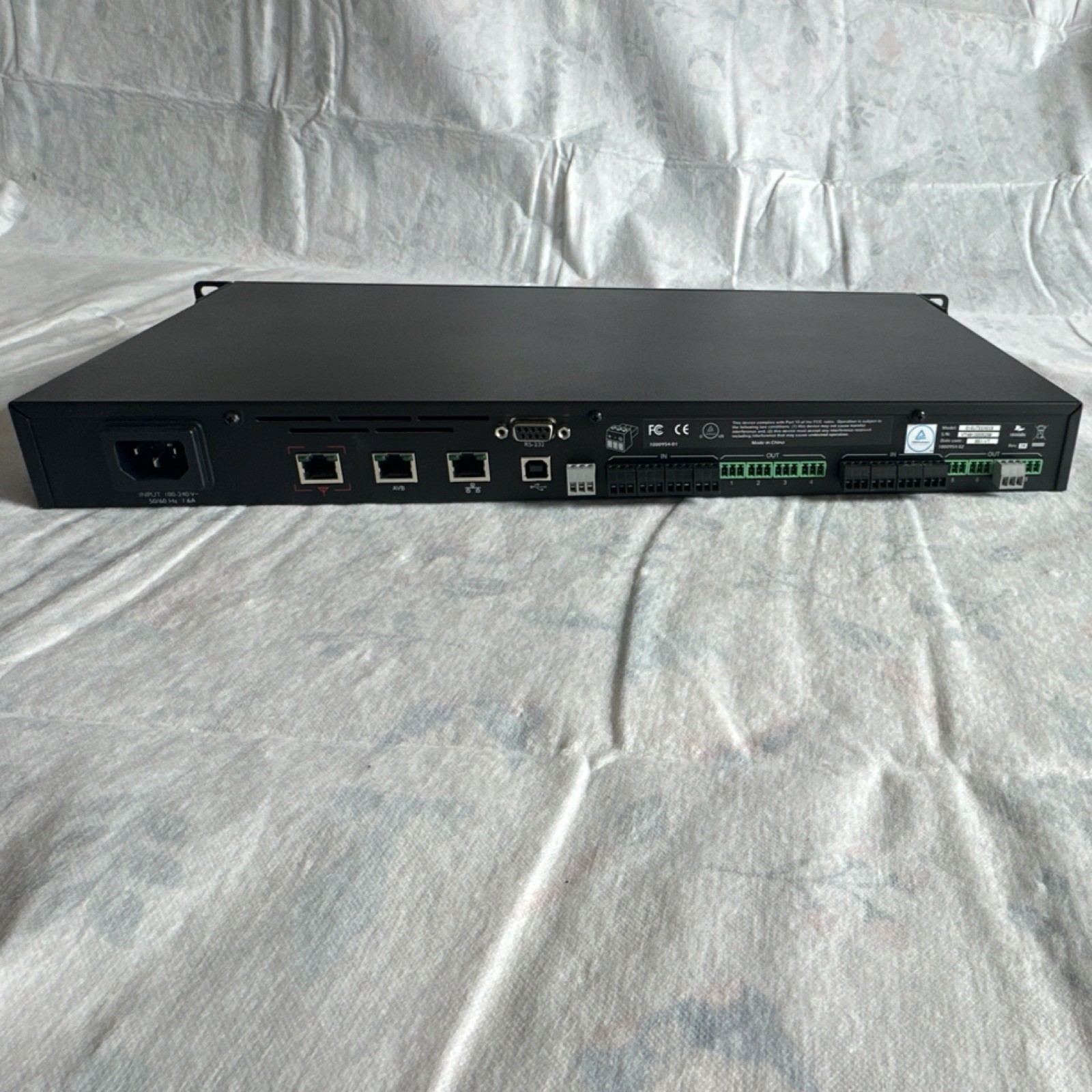 Revolabs 01-ELITEEXEC8 Executive Elite 8 Wireless Audio Conferencing System