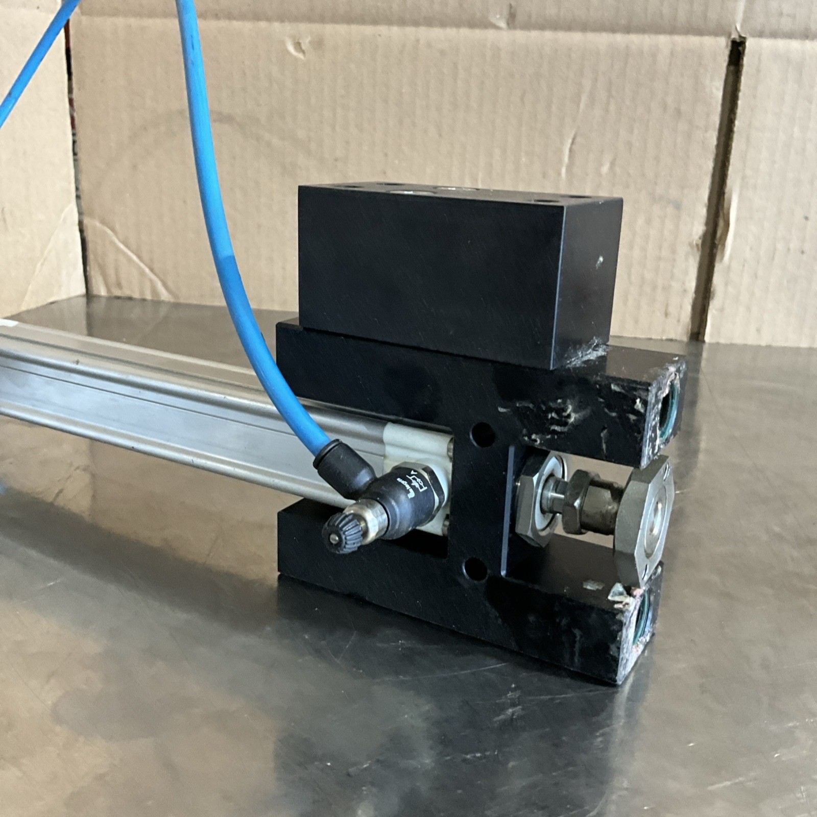 REXROTH 5285010320 PNEUMATIC CYLINDER Use