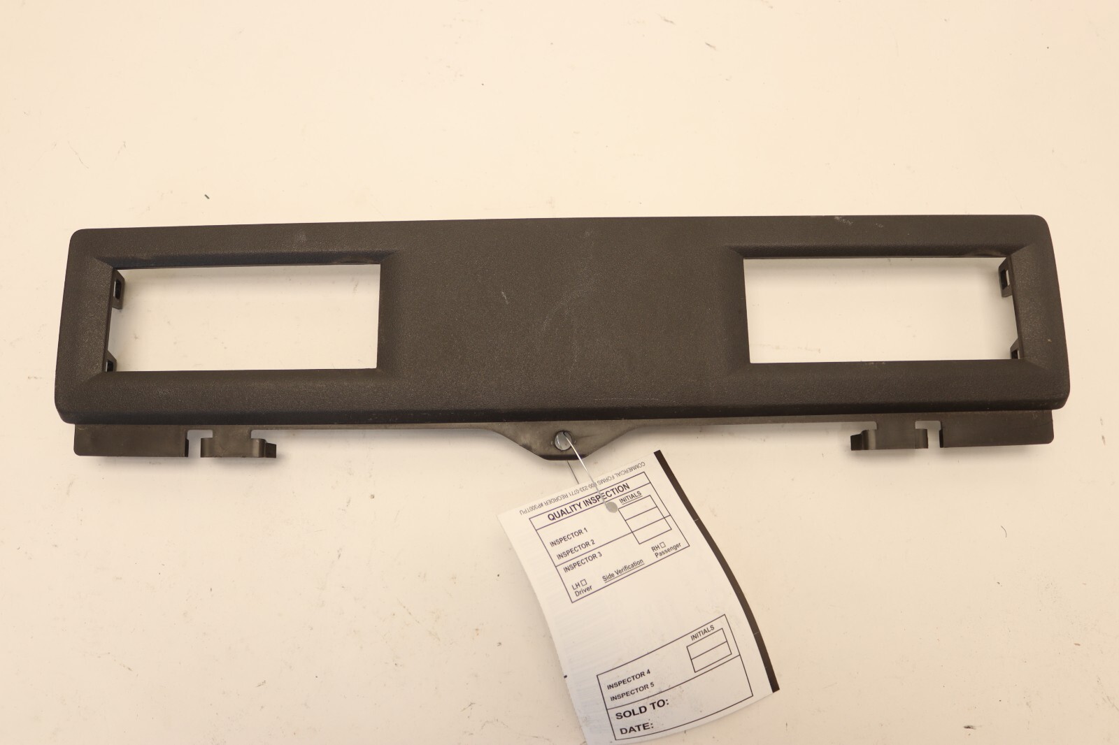 2019-2023 VOLVO VNL 760 DASH DASHBOARD RIGHT PASSENGER AIR VENT TRIM BEZEL OEM