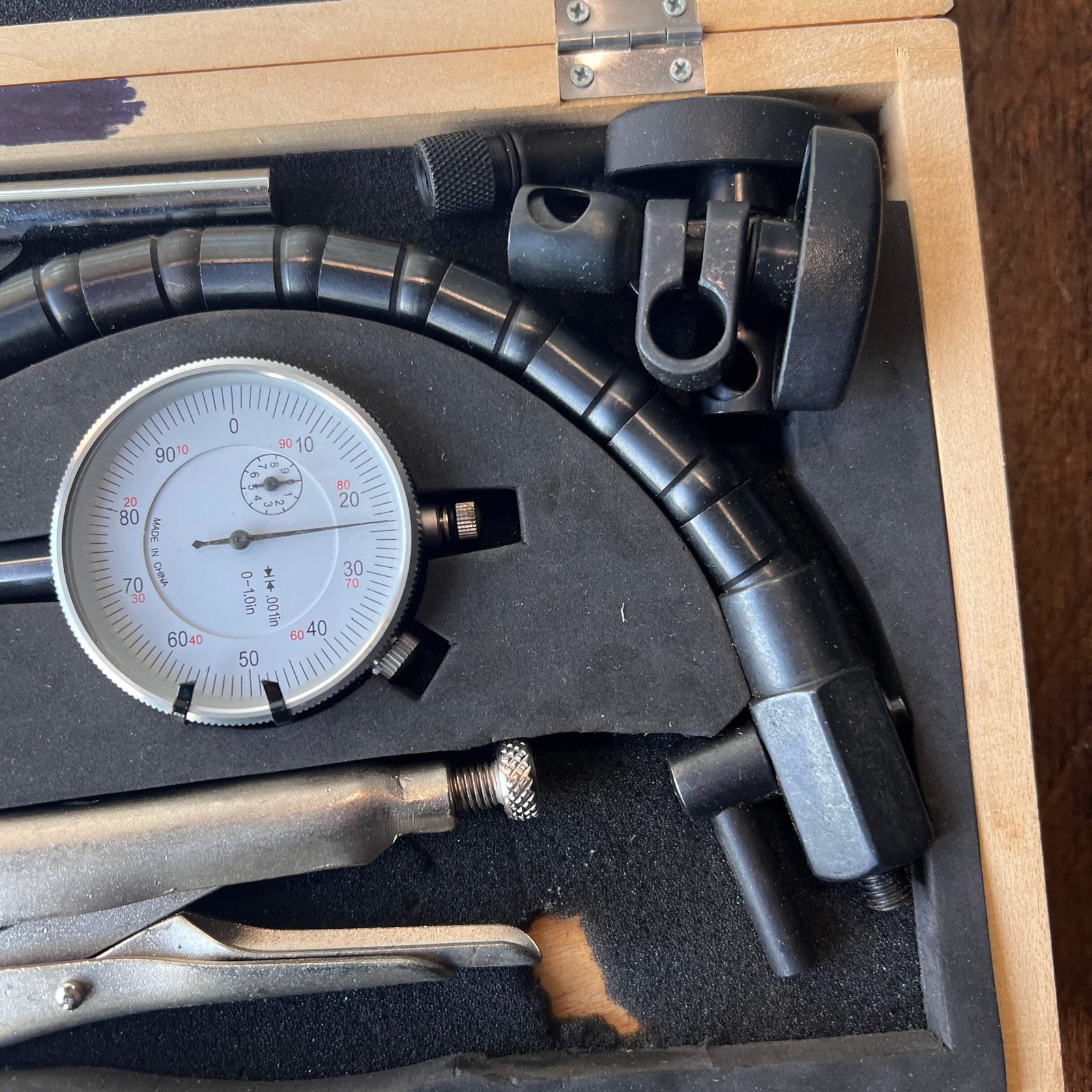 Cen-Tech 5645 Multi-Position Magnetic Base Dial Indicator Set With Case