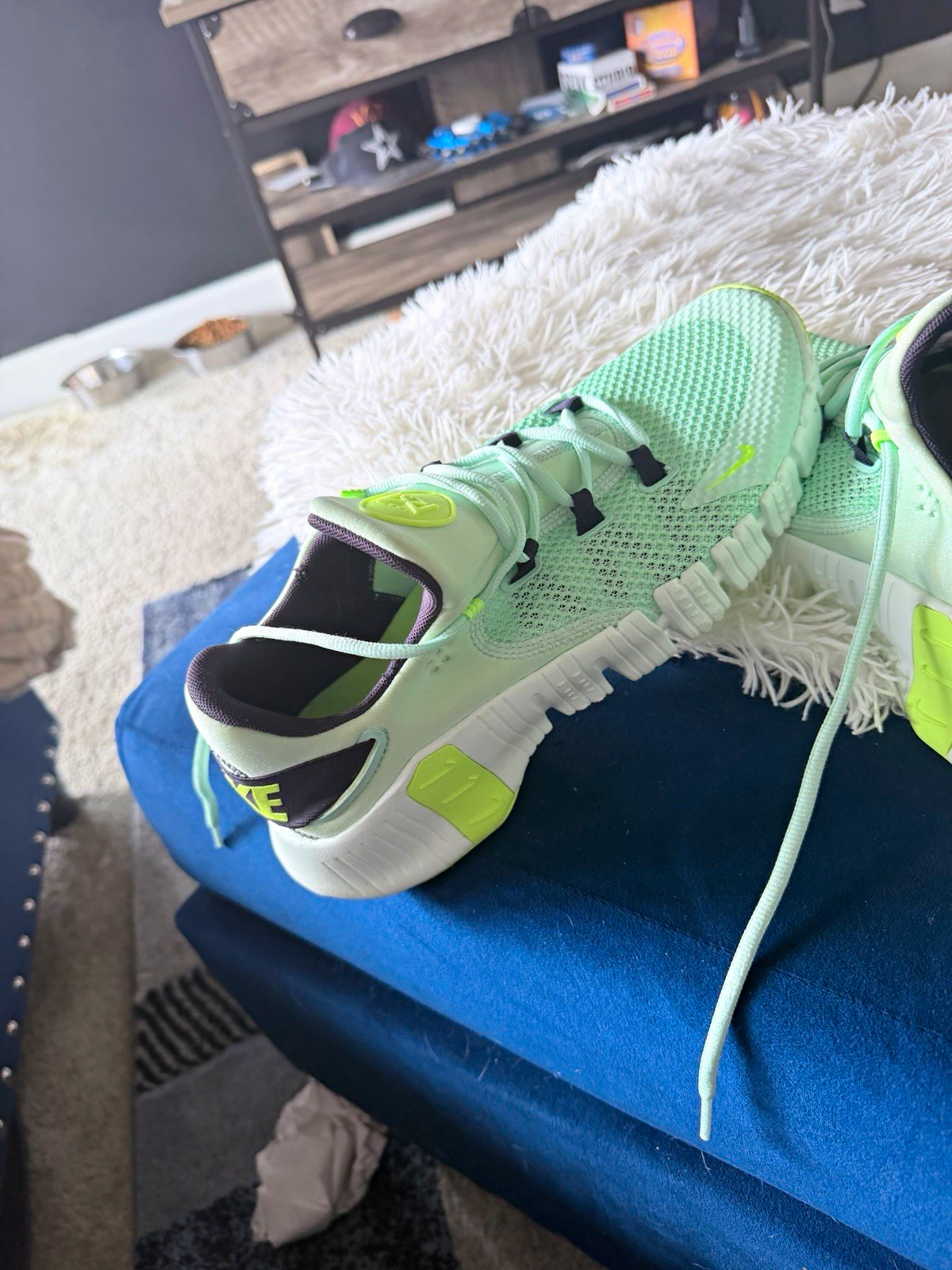 Nike Men's Low Top Lace-Up Athletic Sneakers Green/White/Black