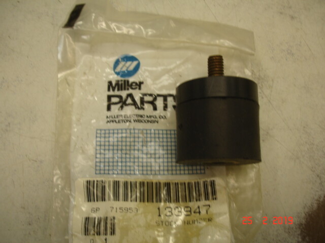 MILLER Electric 133-947 Rubber Threaded shock absorber  5/18-18