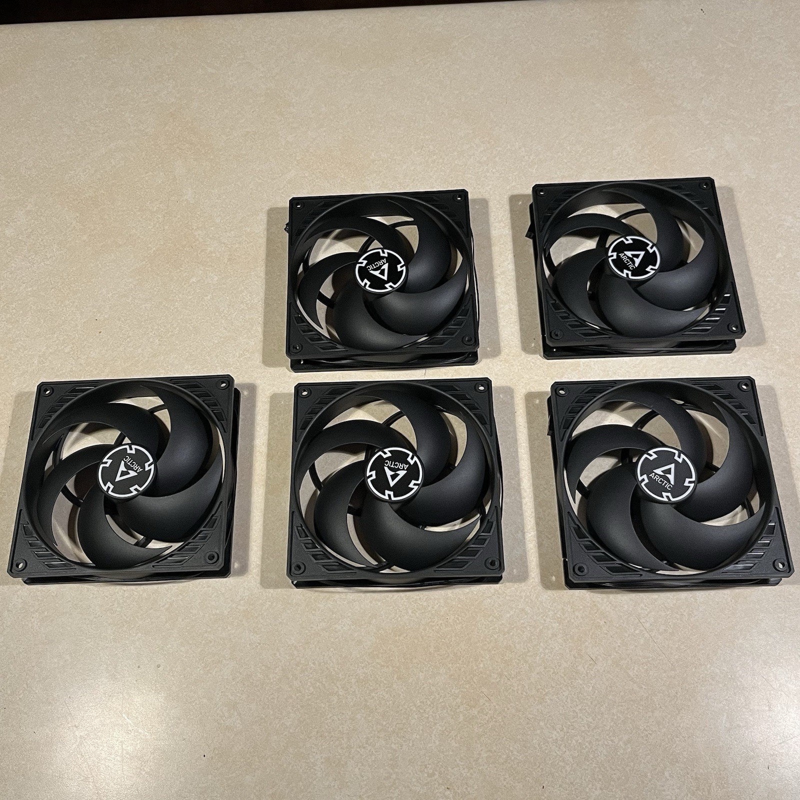 ARCTIC P14 (Black) 5 Pack 140mm Pressure-Optimised Quiet Motor PC Case Fans