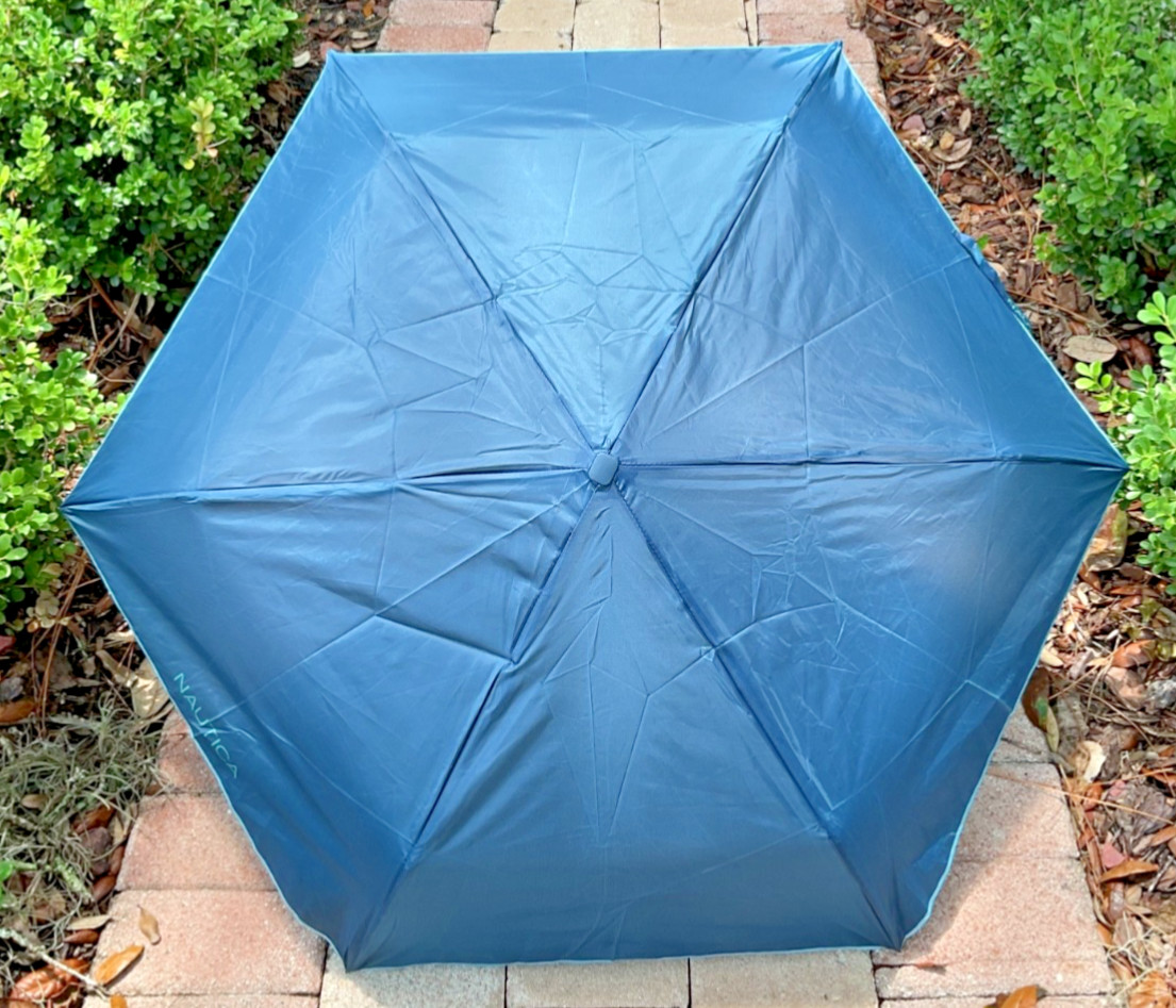 NAUTICA  UMBRELLA SOLID BLUE AUTO OPEN/ CLOSE RETAIL-$28 NWT