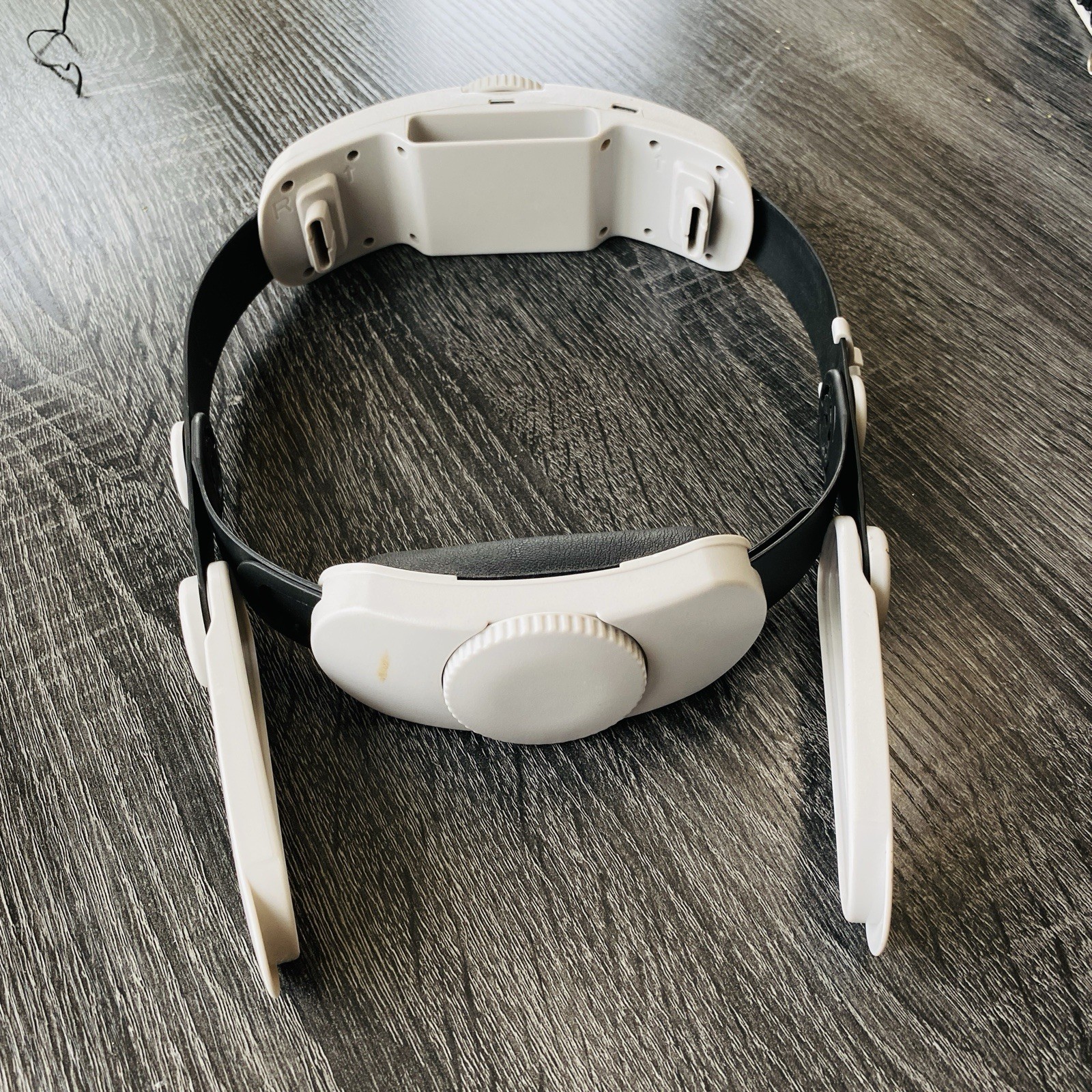 Meta Quest MQ2000 Headstrap W 2 USB C Ports