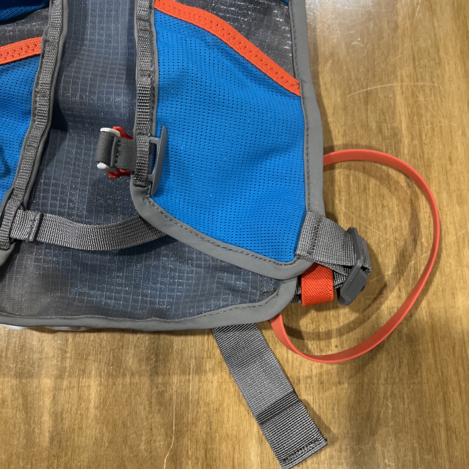 Ultimate Direction Hydration Vest Small Medium, Blue