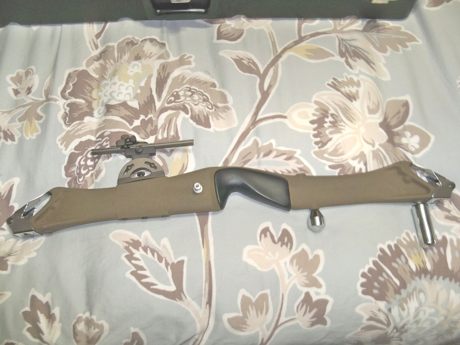 Fred Bear Vintage Take-Down Recurve Bow 3-2894 1970s + Many Extras – EXCELLENT