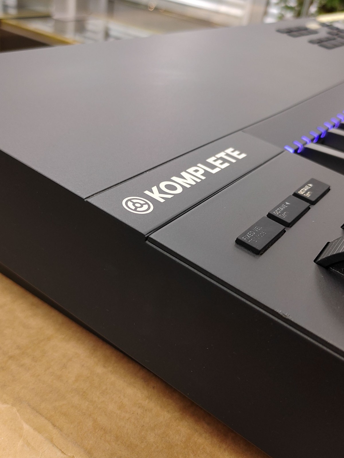Native Instruments Komplete Kontrol S88 MK2 88-Key Weighted MIDI Controller