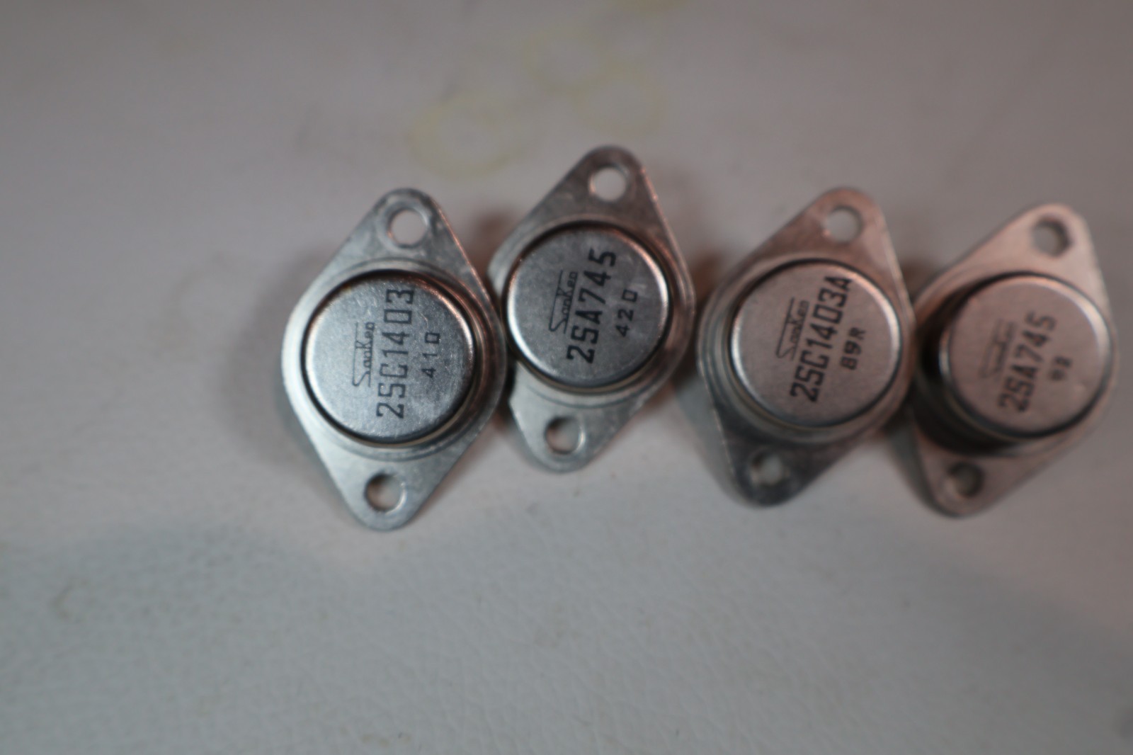 1 Set (4) Transistors for Marantz 4300 P700 Power Output Board 2SC1403 2SC745