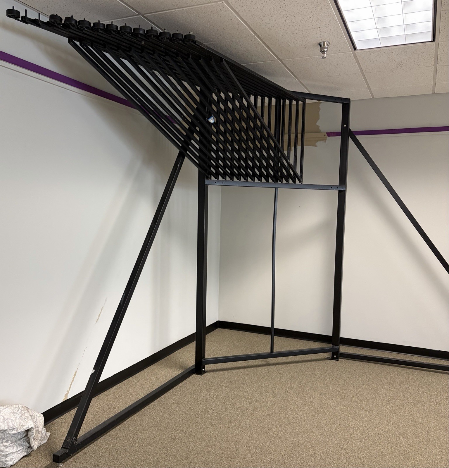 Commercial Oriental Rug Display Rack – Heavy-Duty Steel