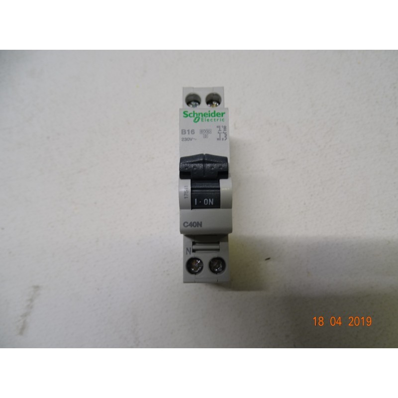 Schneider 17541 Circuit Breaker C40N 1P+N-16A-6000A-B