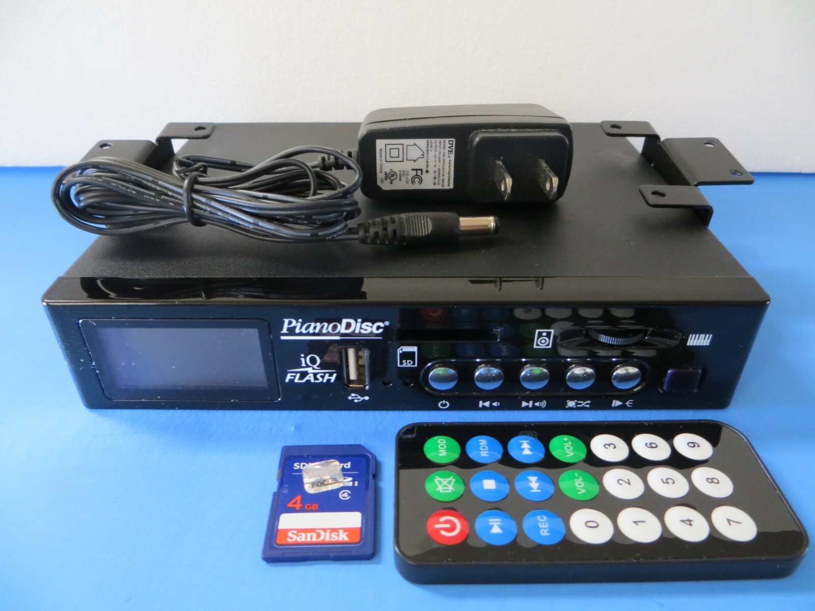 PianoDisc iQ Flash  Control Unit With Remote & AC Adapter &  SD Card
