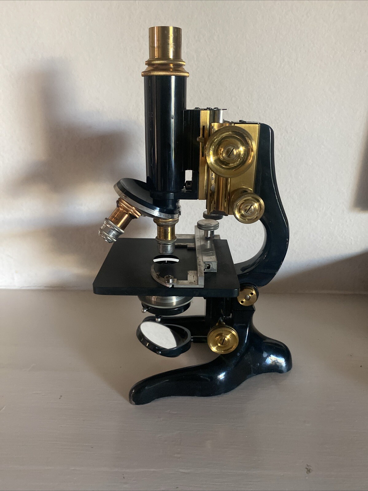 Vintage Ernst Leitz Wetzlar Microscope w/ Case & Extras