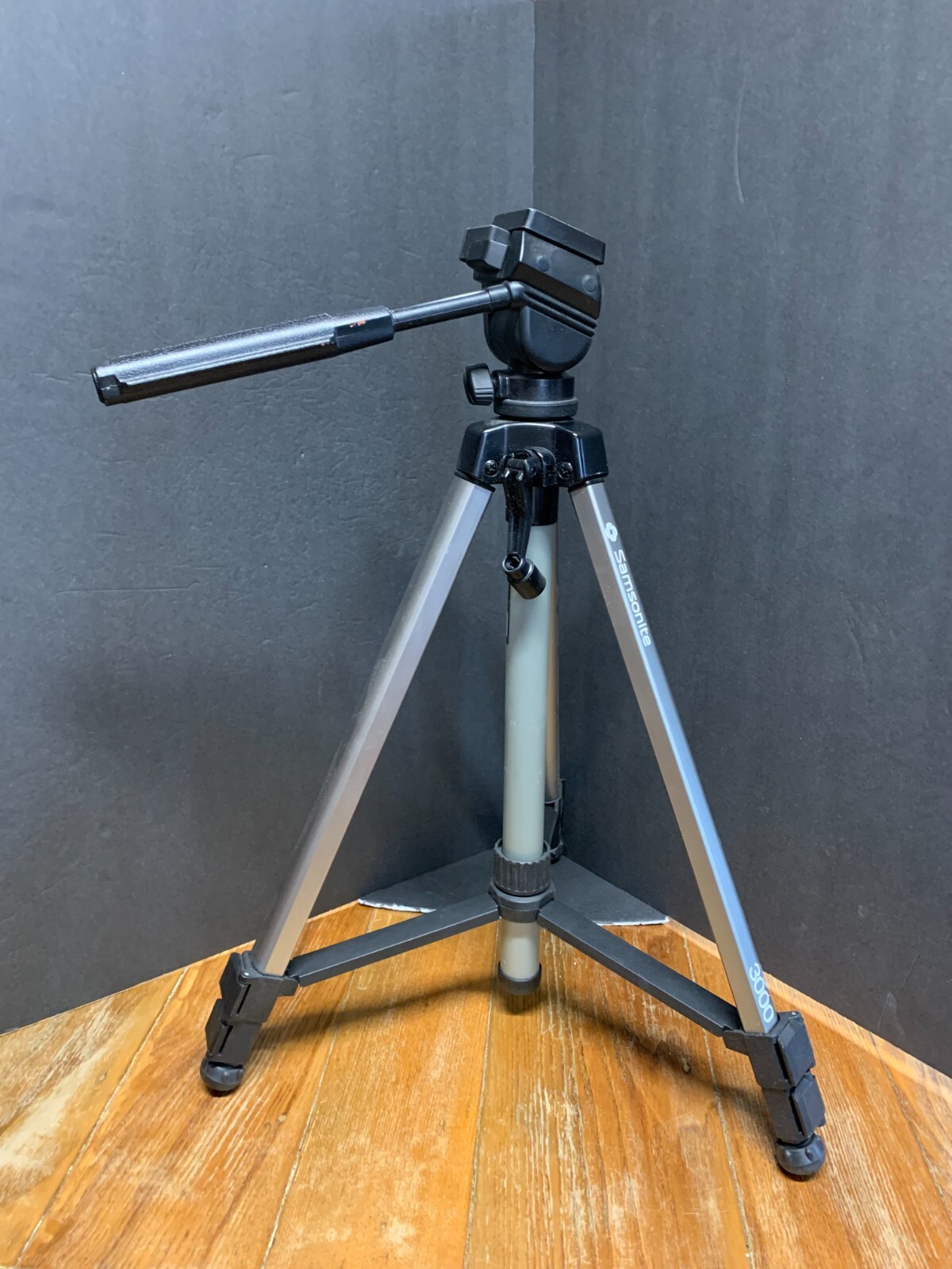 Samsonite 3000 Camera Collapsible Tripod Stand Portable and Light Weight