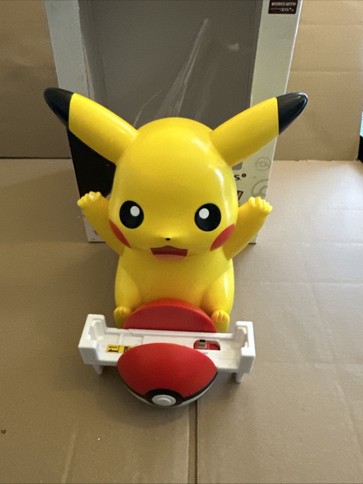 Pokémon Nintendo DSi Pikachu Charge Stand