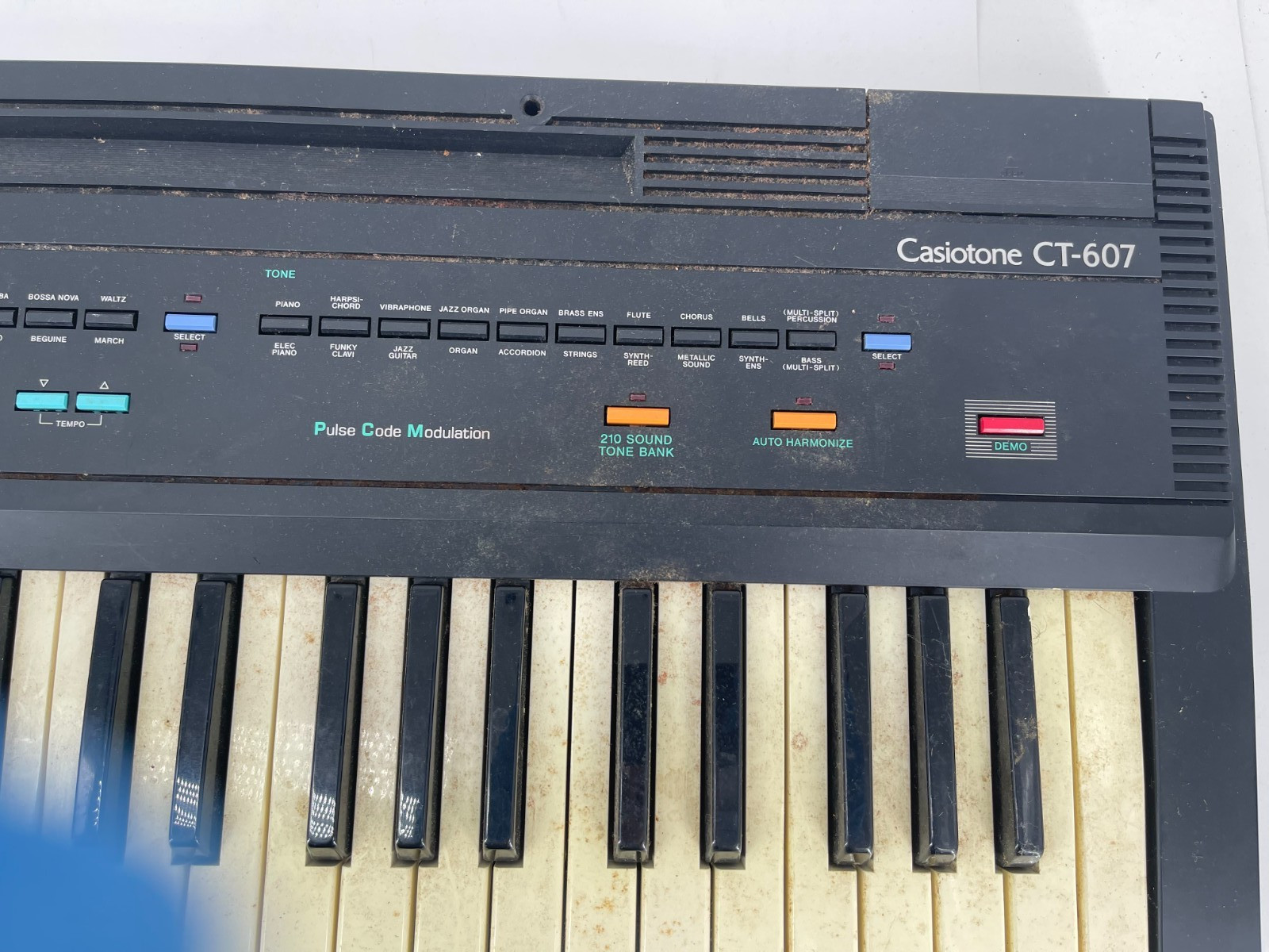 Casio Casiotone CT-607 61-Key Electronic Keyboard Pulse Code Modulation PCM