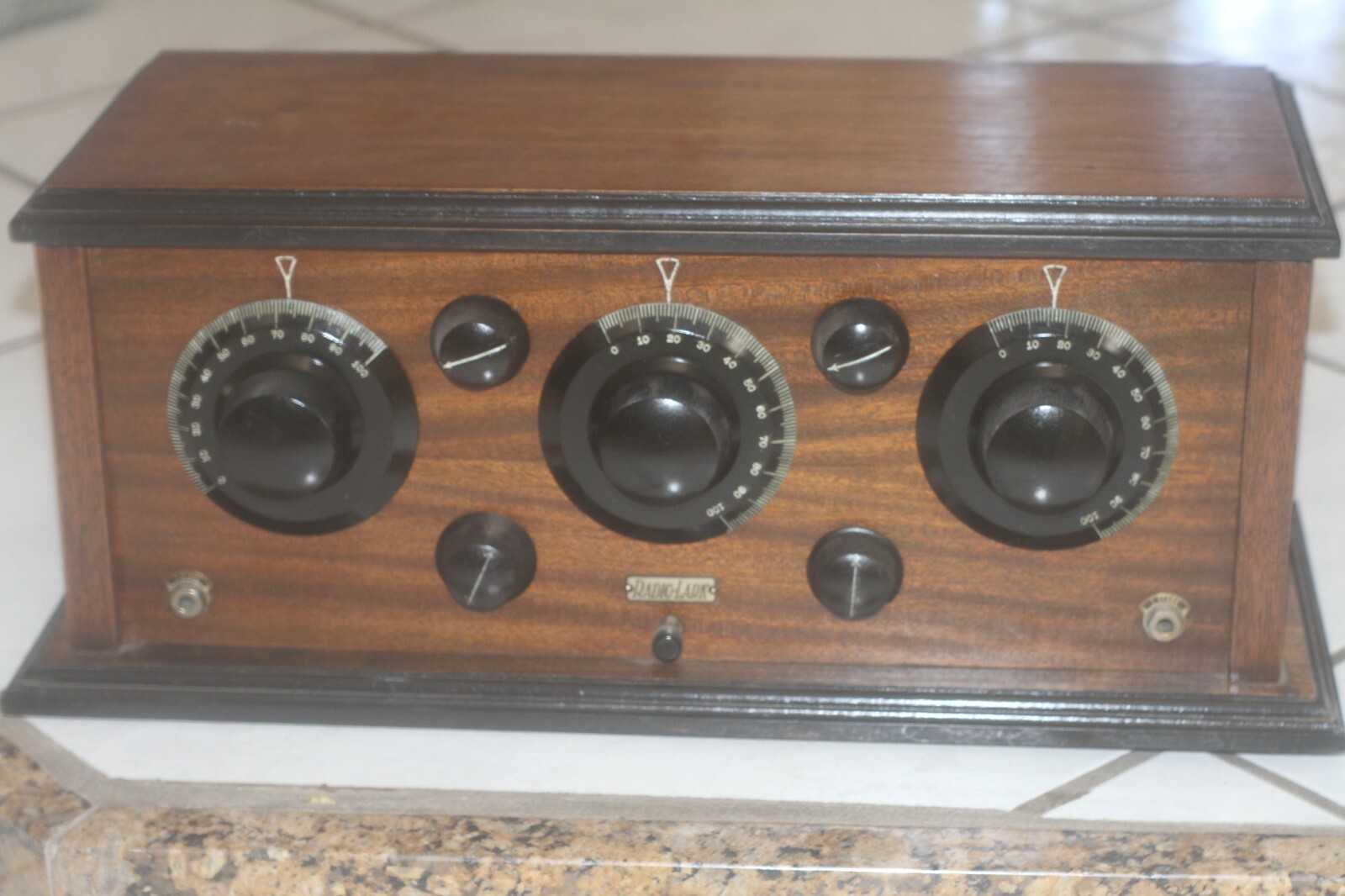 United Engine Co. Radio Lark Model K Radio Receiver 1925 w/ tubes tested, Rare