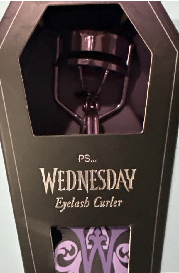 Wednesday Eyelash Curler Cool New