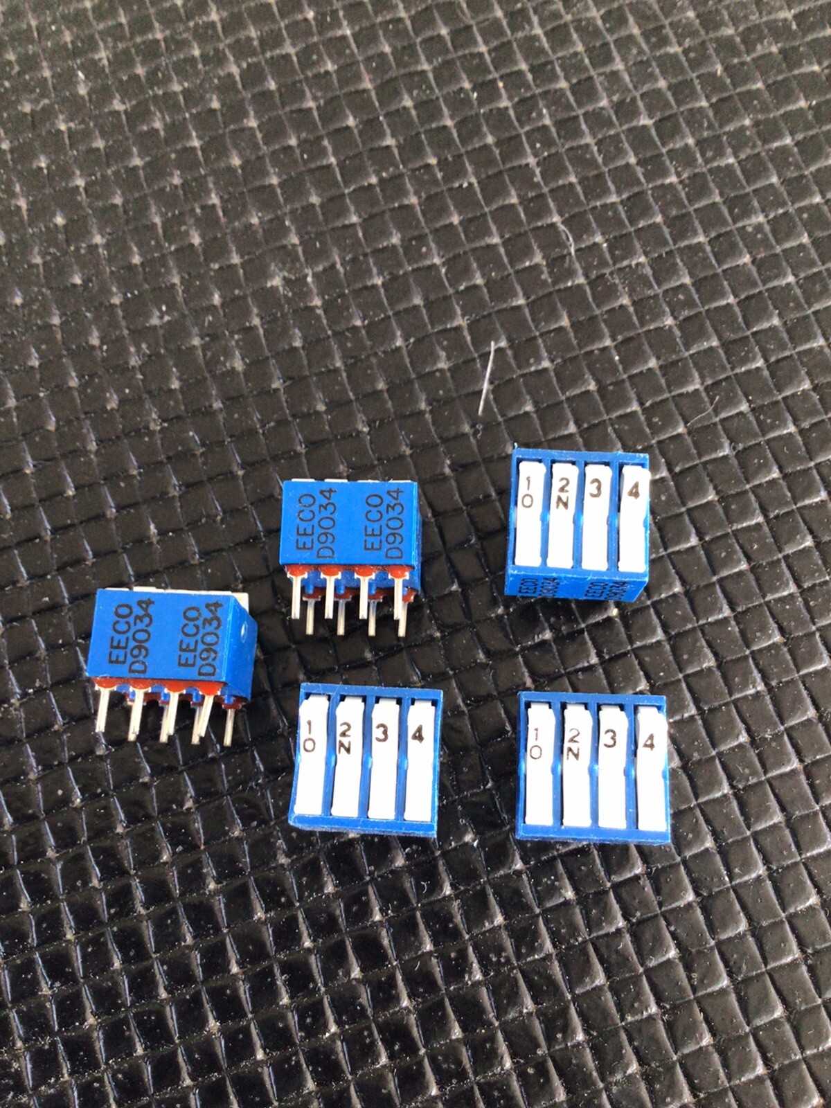 ( 14 PCs ) EECO 4 position 8 Dip Switch PCB mount, Excellent