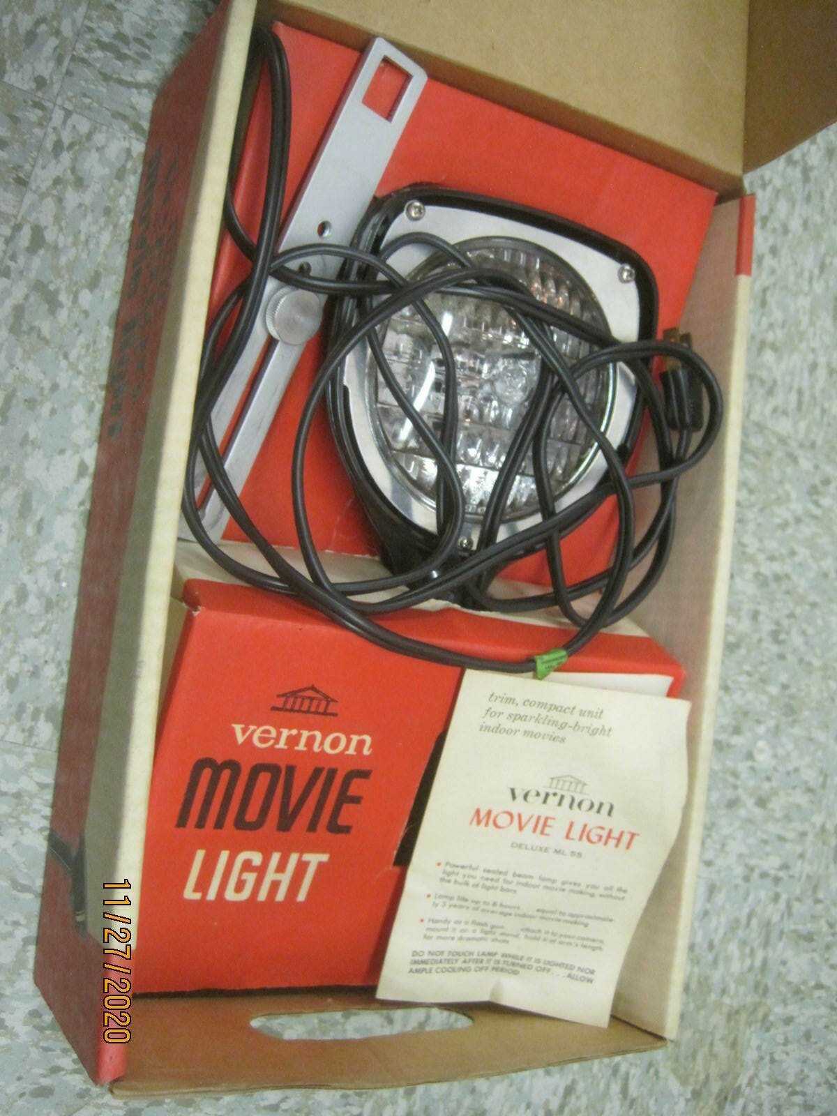 Vintage Vernon ML-55 Deluxe Movie Light 650 Watt with original Box