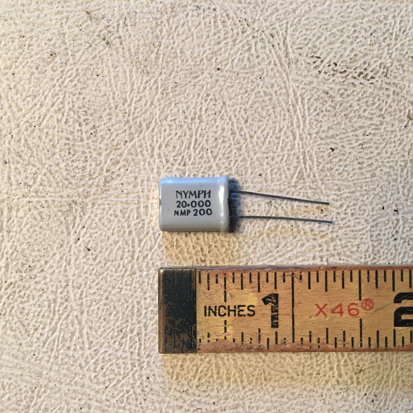 Quartz Crystal 20.000 Mhz, NOS