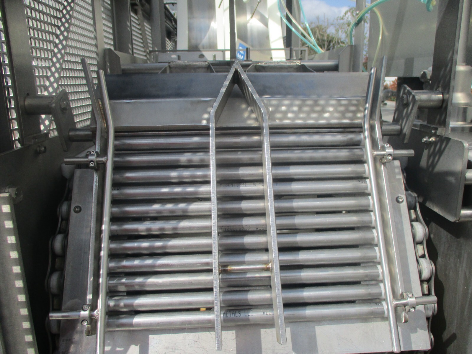 WCB STAINLESS ICE CREAM FILLING MACHINE / SCROUND ICE CREAM CONTAINER FILLER