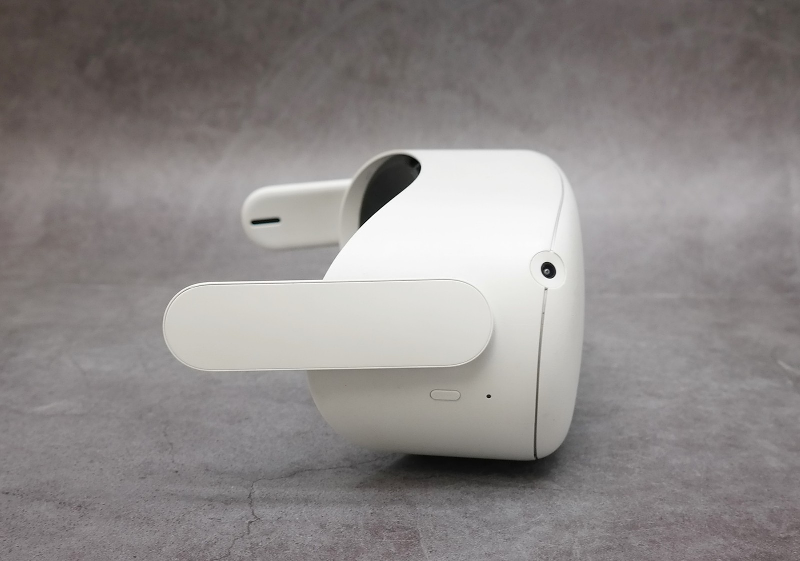 Meta Quest 2 128GB Advanced All-In-One VR Headset DAMAGED
