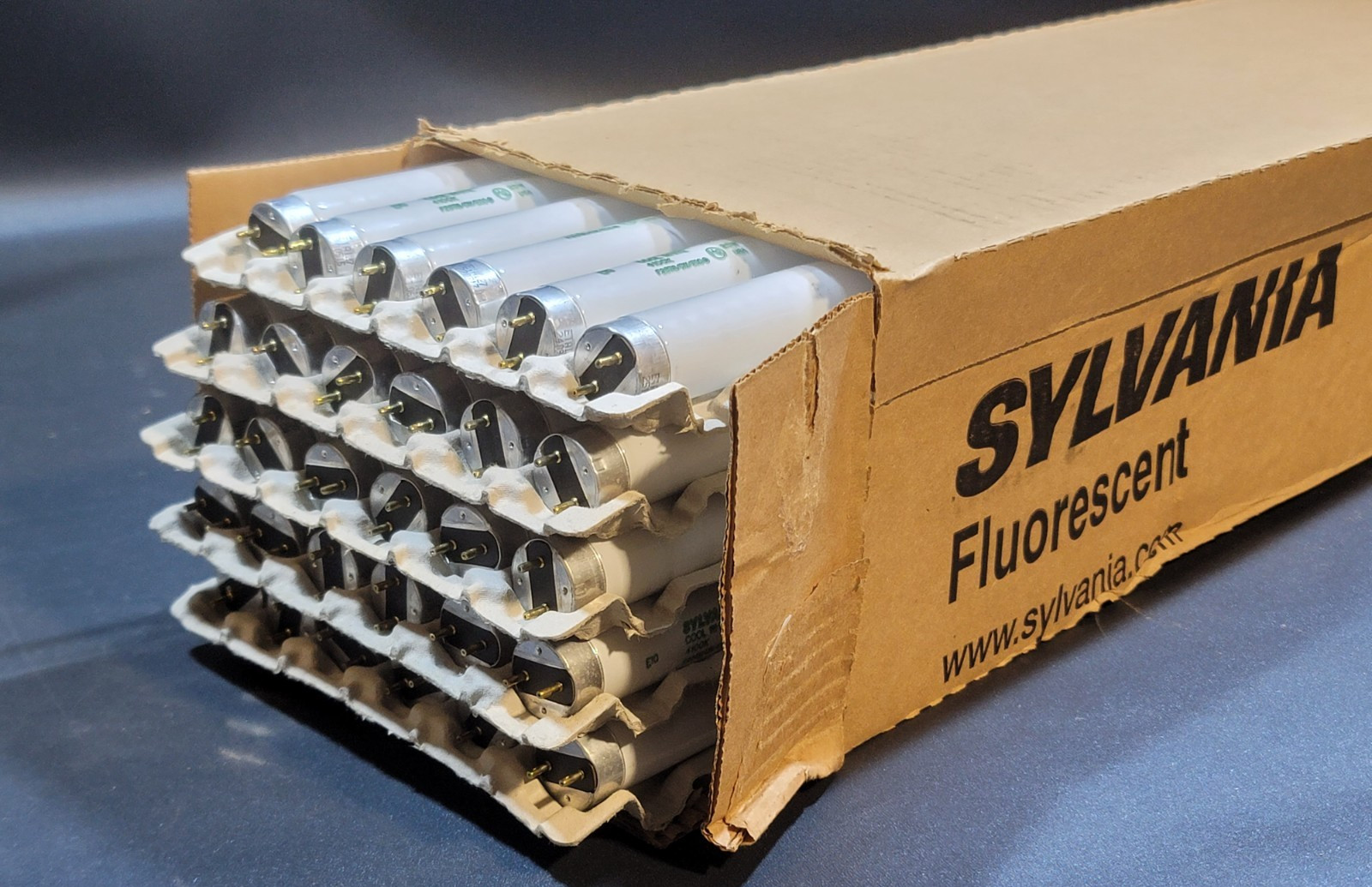 Sylvania F25T8 36" 25W Linear T8 Fluorescent Bulbs (Lot of 1, 30 Pack)