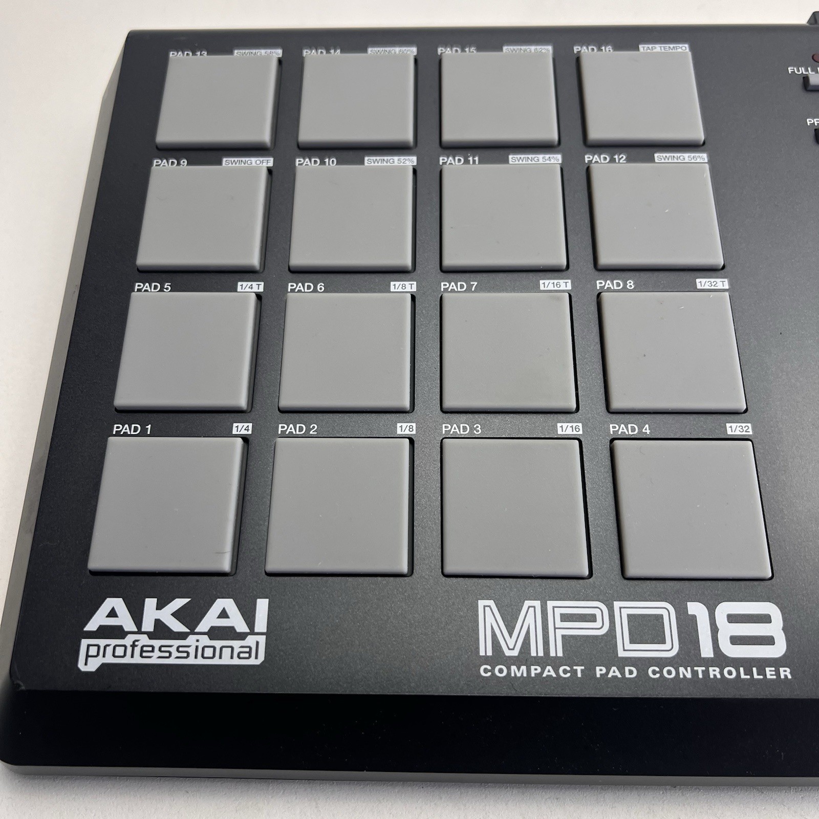 AKAI Professional MPD18 Compact USB MIDI Pad Controller With cable 16 Pads