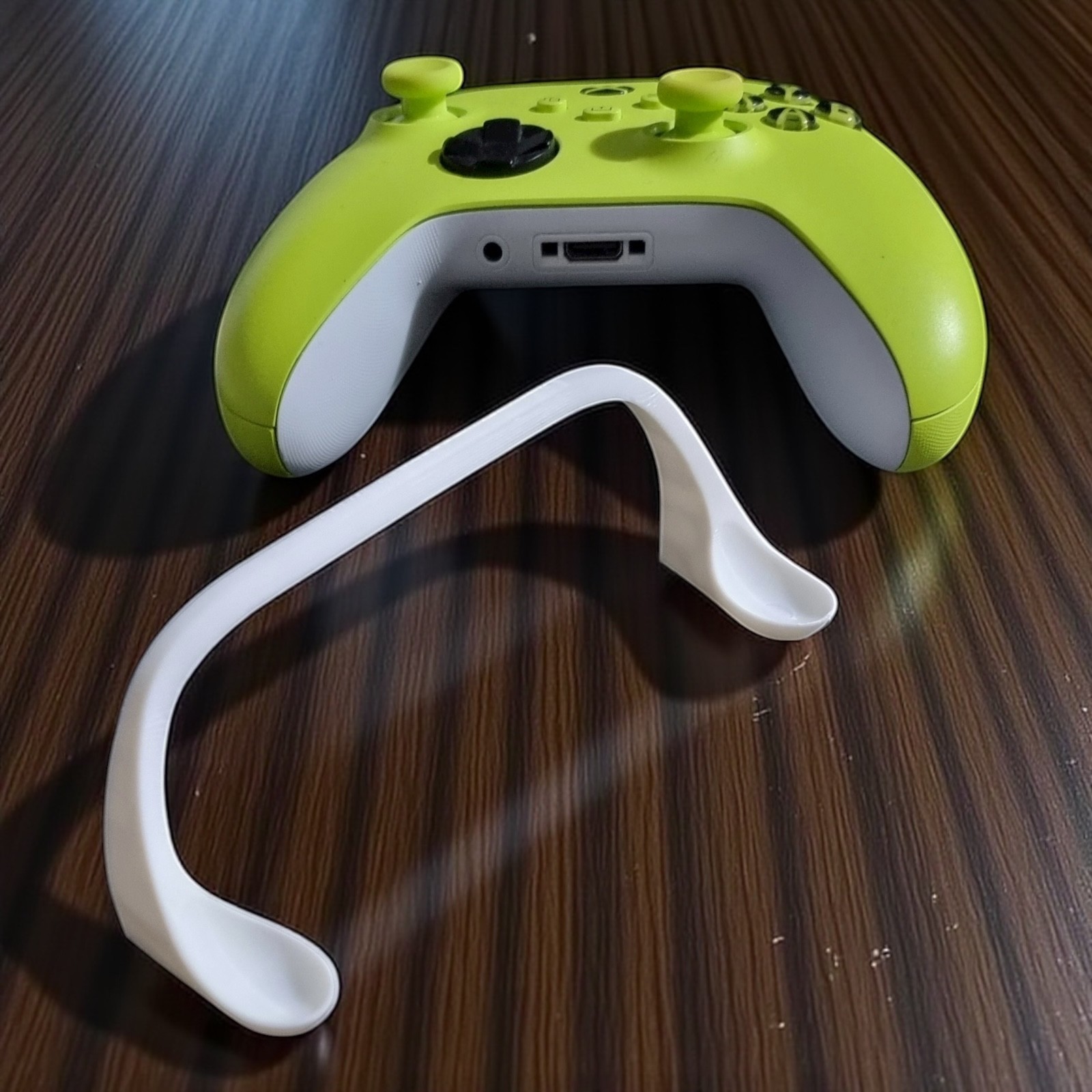 Invisible Xbox Controller Stand (2-Pack) – for Xbox One / Series X / S Black