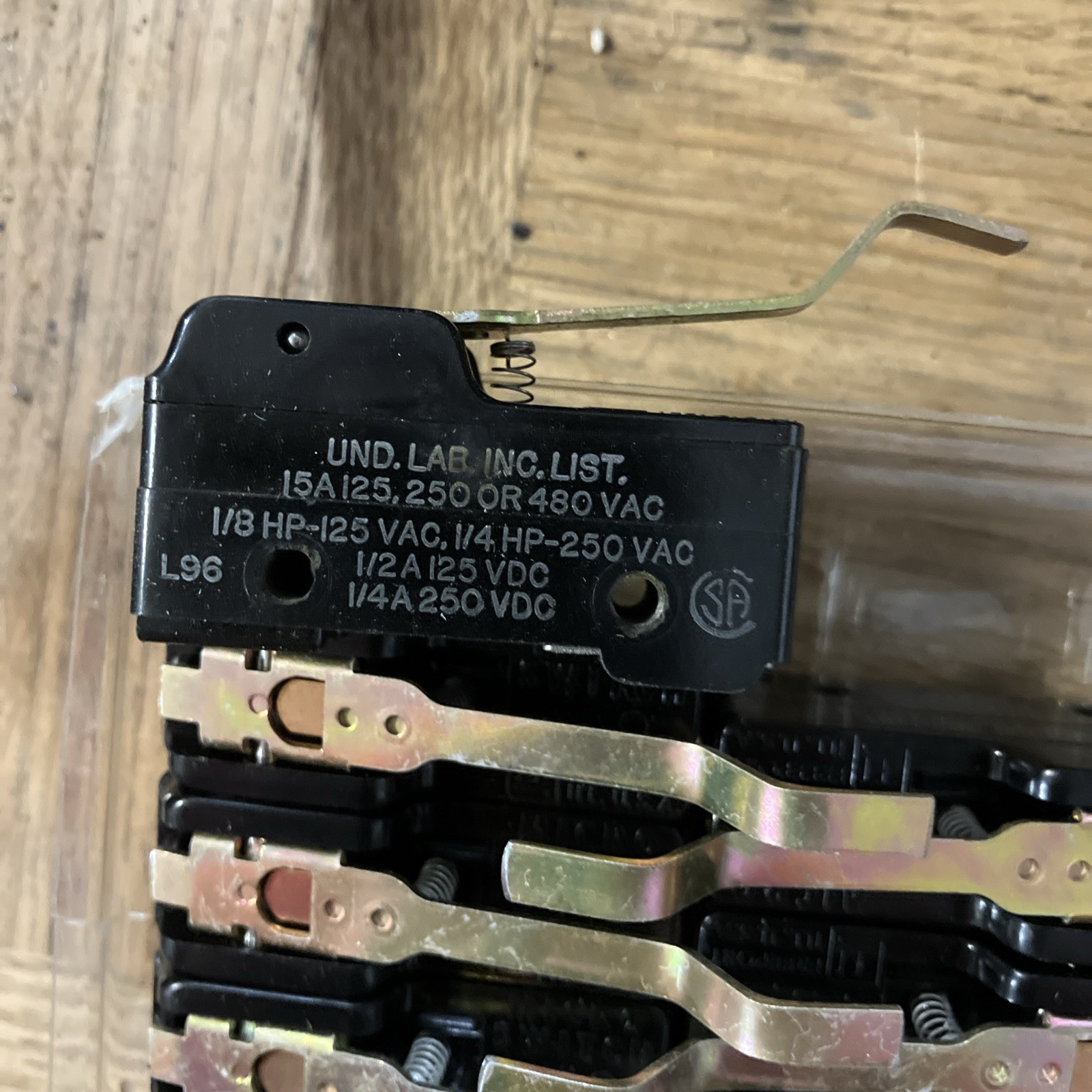 Microswitch SPDT Micro Switch Lever / Long Curved Roller Micro Switch 250V 15A