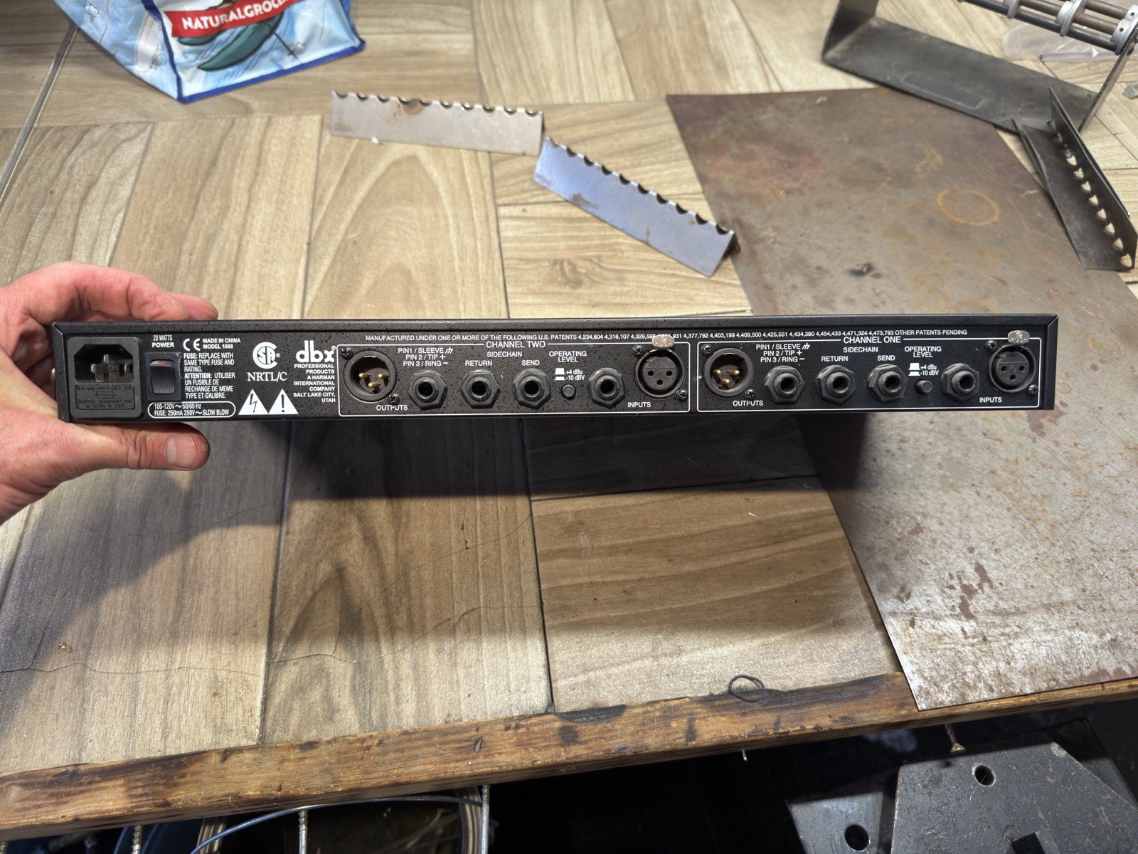 dbx 1066 Dual-Channel Compressor / Limiter / Gate