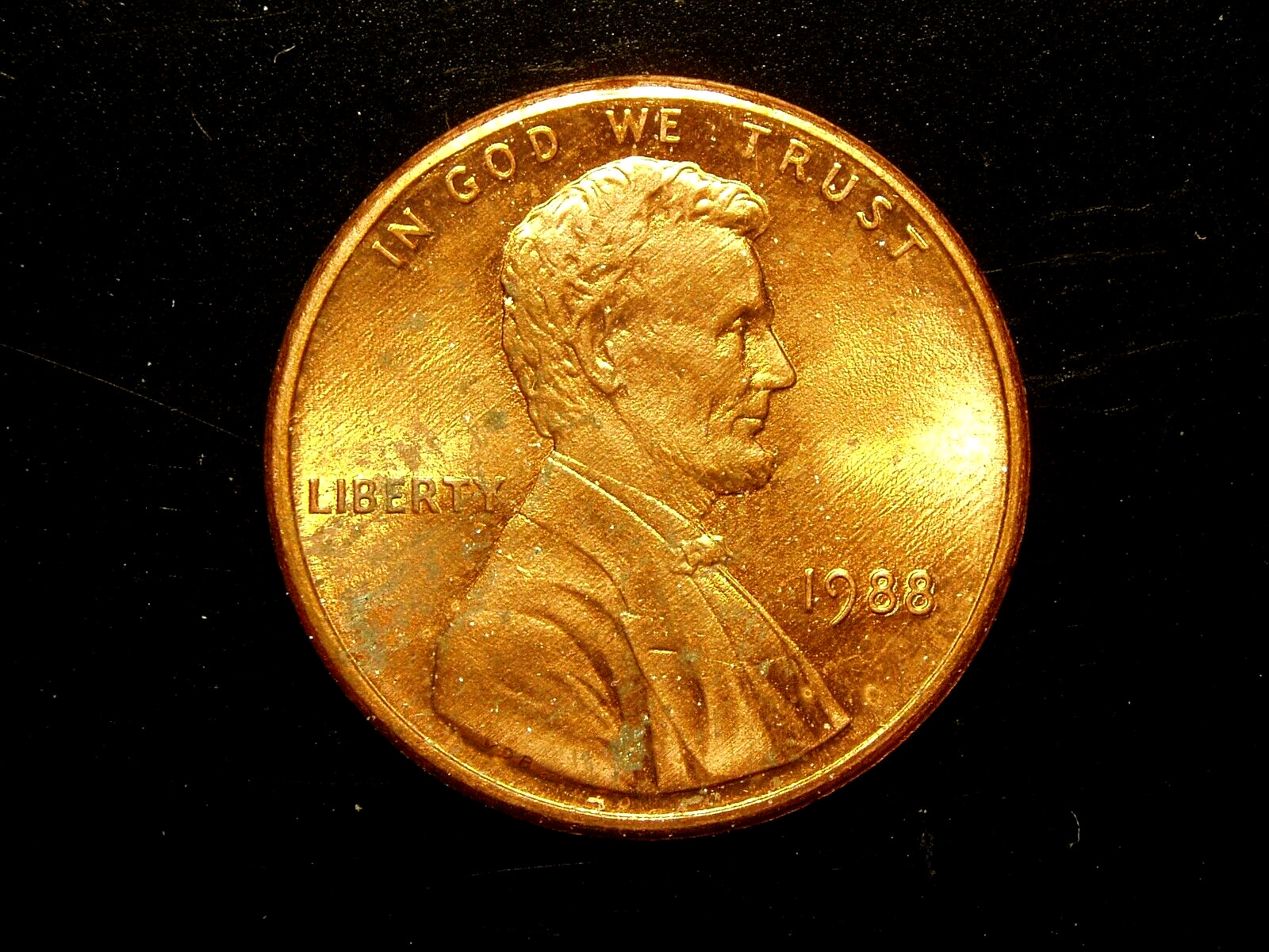 1988  AU LINCOLN MEMORIAL CENT #28
