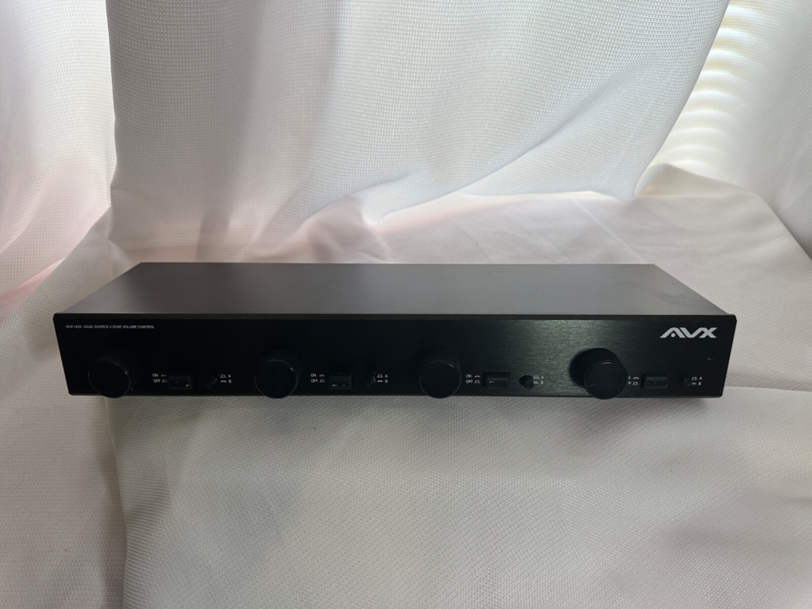 UNTESTED AV Express AVX-1620 Dual Source 4 Zone Volume Control - Home Theater