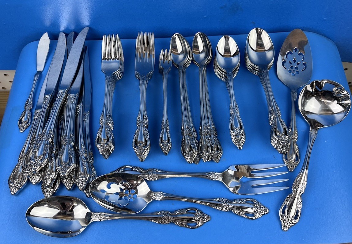 Vintage 77 Pc Oneida Raphael Stainless Flatware Set Service Hostess Pieces