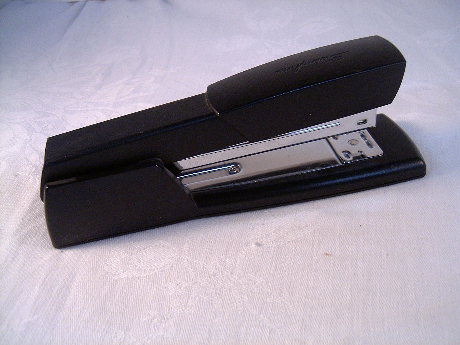 SWINGLINE MODEL 40xxx STAPLER