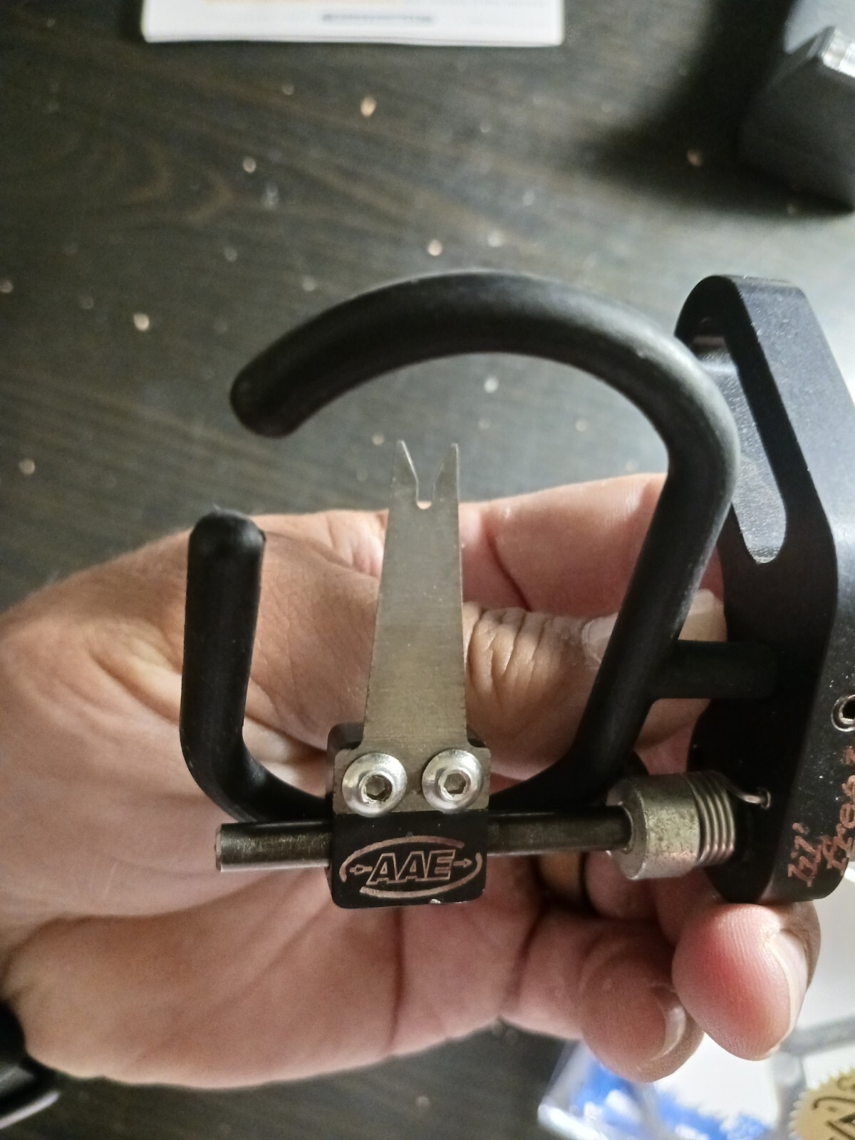 AAE Lil’ Freakshow Full Capture Blade Rest RH