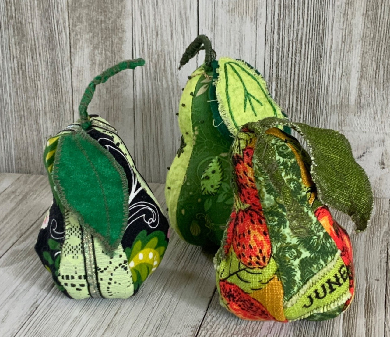 Handmade 3 PEARS Quilt Stitchery Patchwork ~ Fabric Fruit Decor