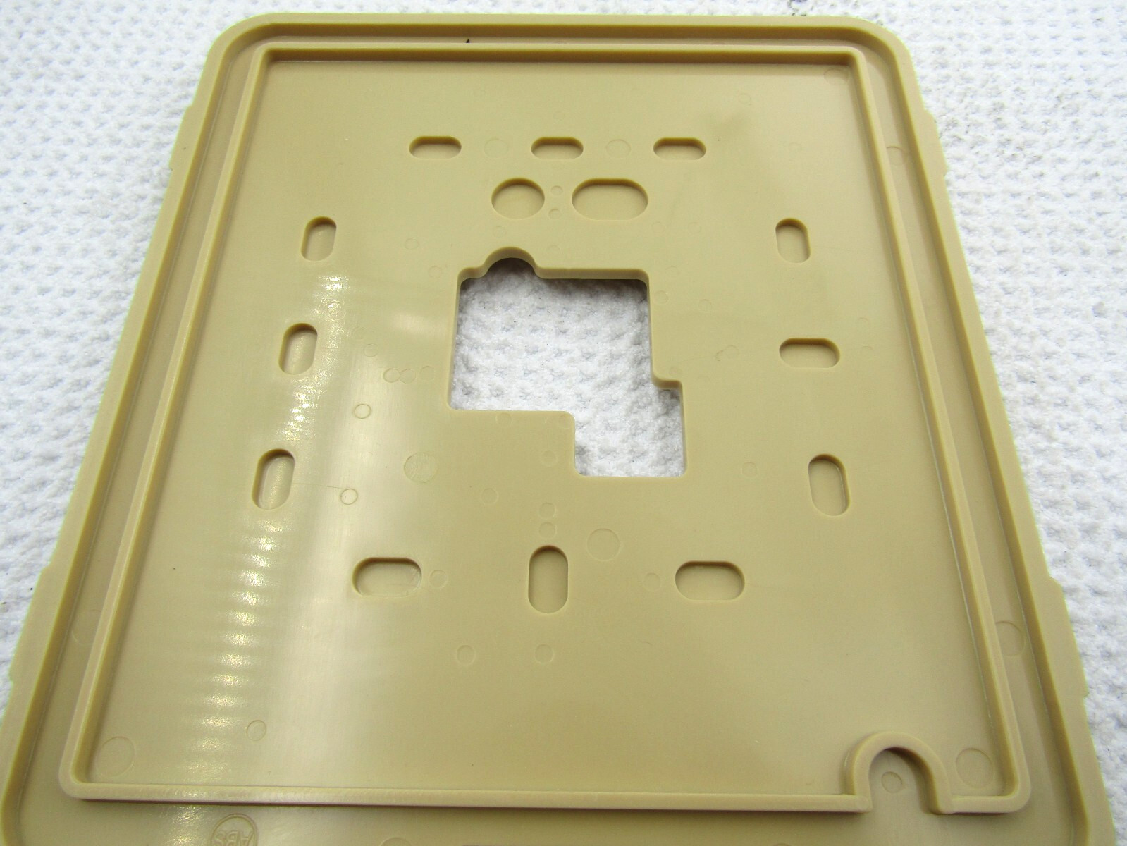 Lux Products Medium Locking Thermostat Guard Clear A772001 New Open Box