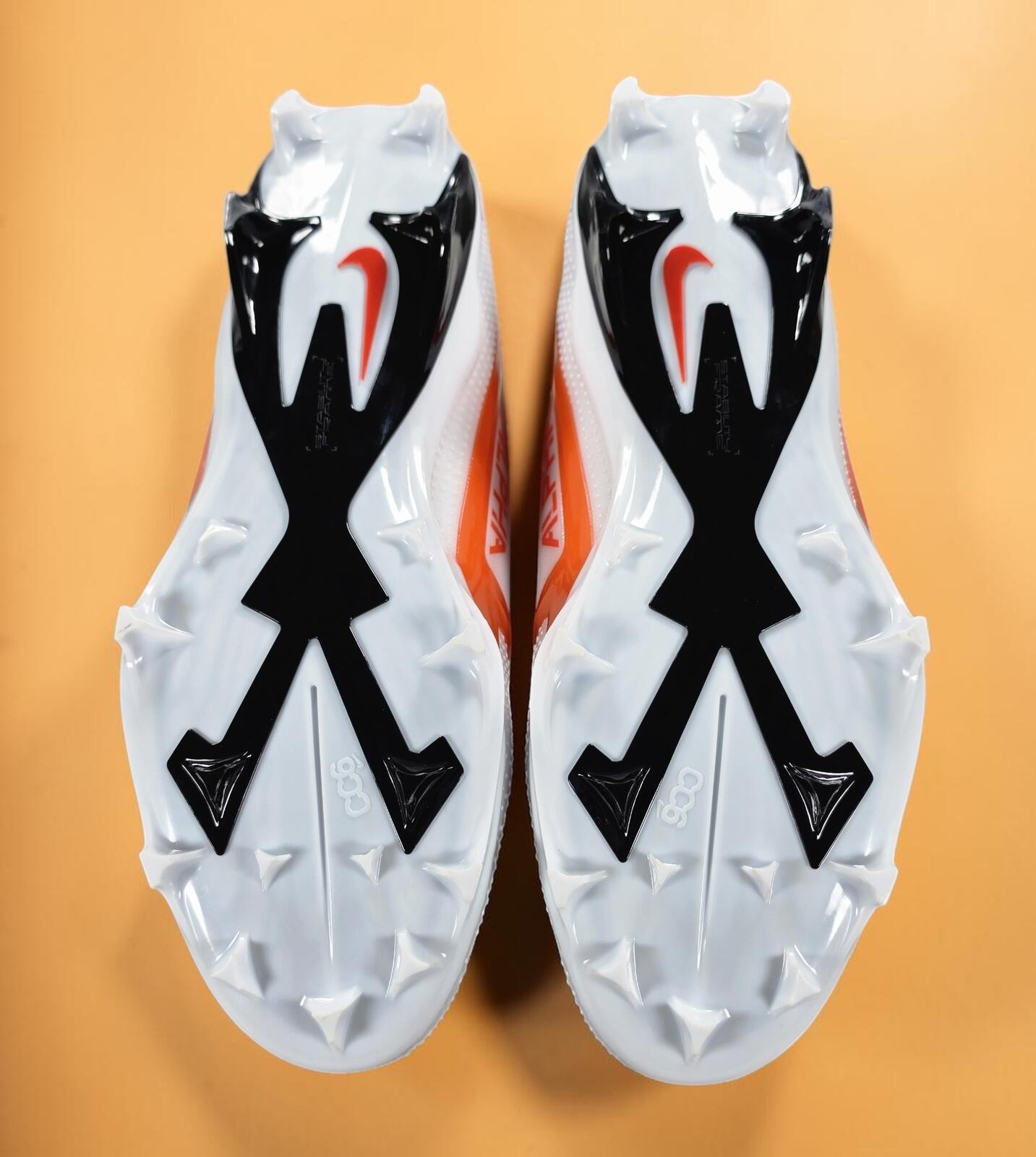 Nike Alpha Menace 4 Elite Cleats White Orange FZ7701-104 Men’s 17 NWOT No Box