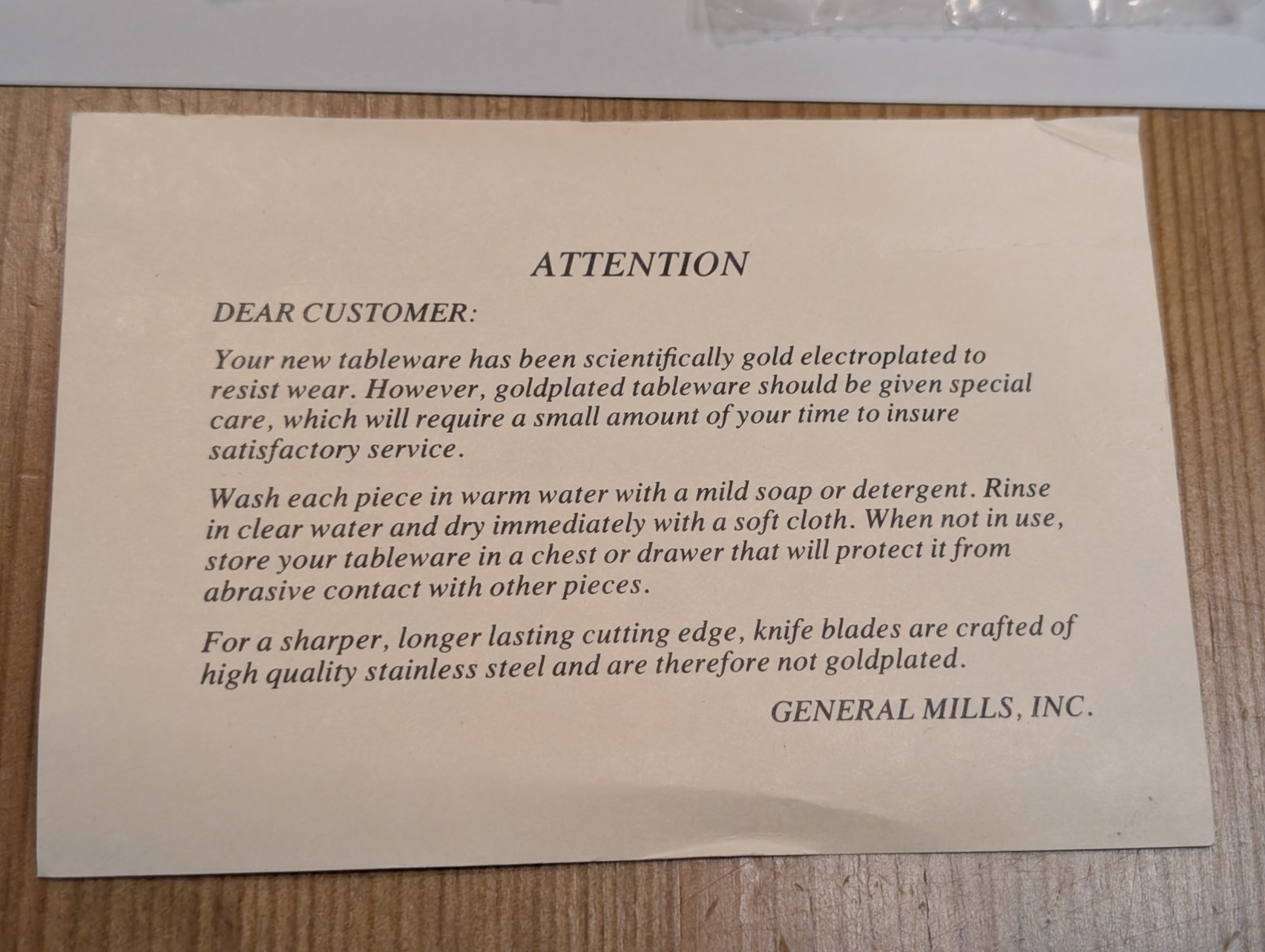 NEW Oneida Community GOLDEN BRAHMS Gold Electroplate Lot of 4 Dinner Knives 9"