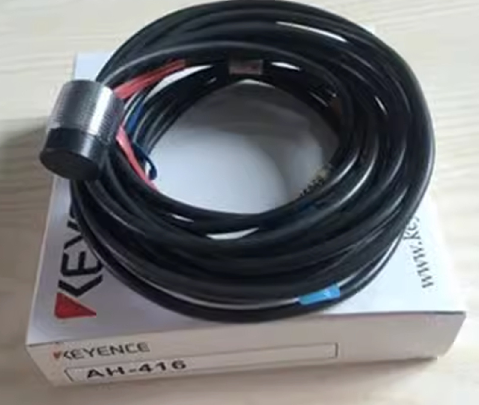 NEW KEYENCE AH-416 Proximity Sensor Product Description