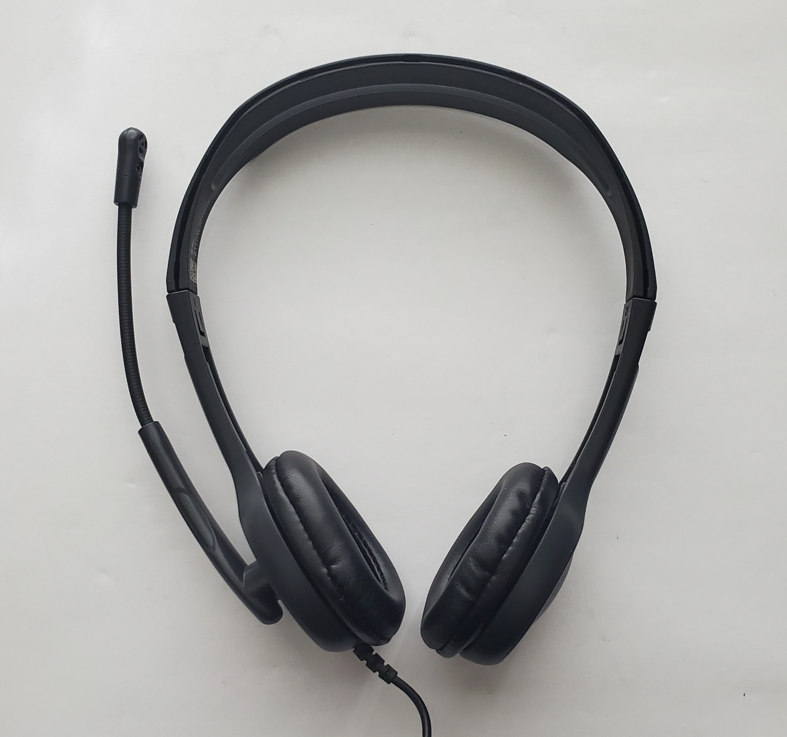 Logitech H111 On Ear Headset With Mic - 3.5mm Jack - Black
